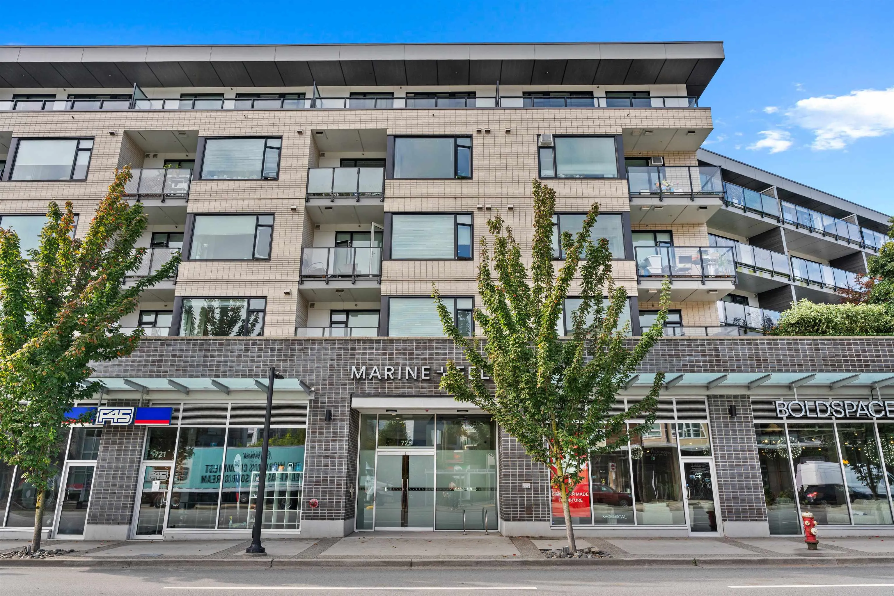 206 725 Marine Drive