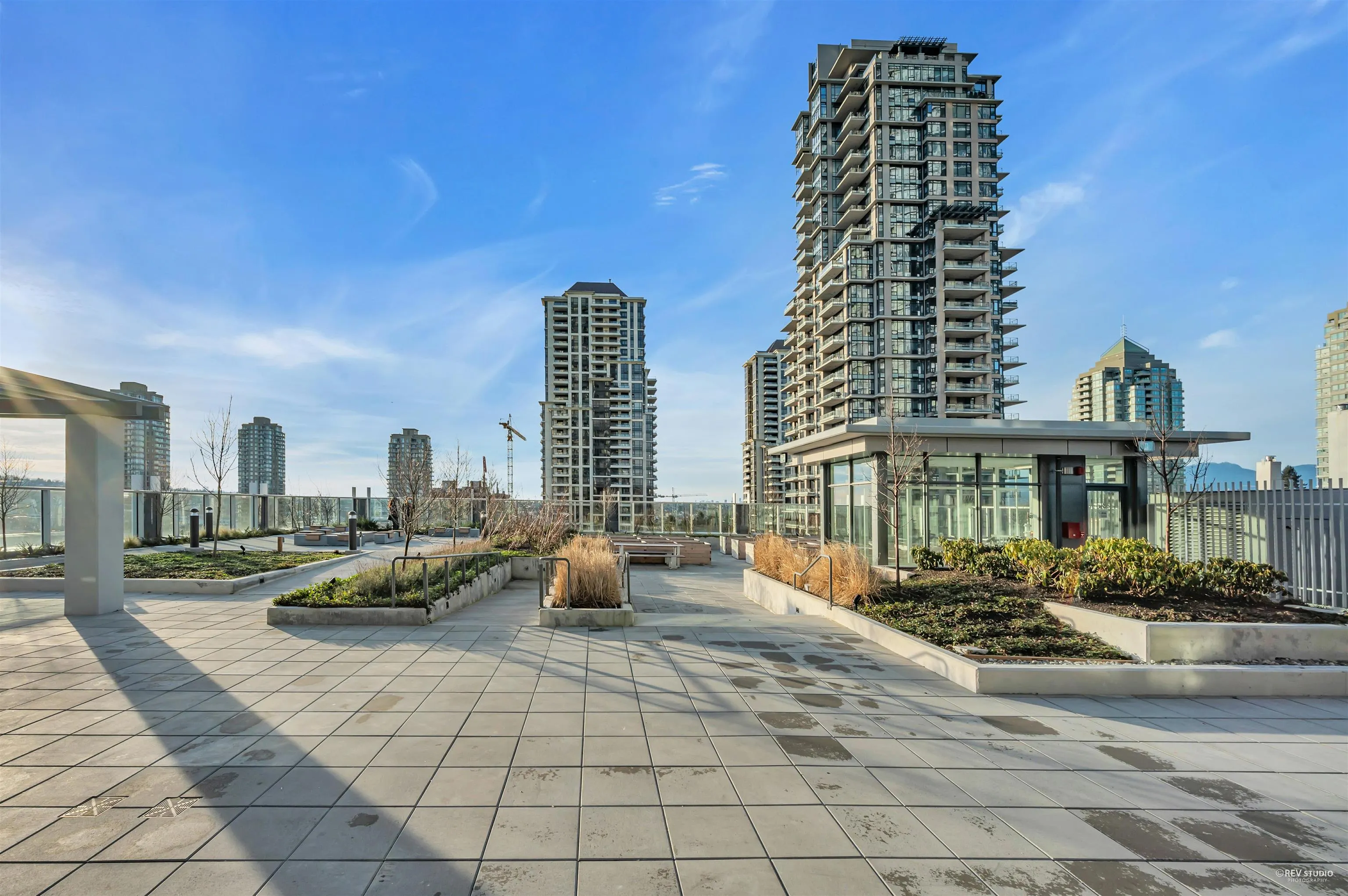 3402 2085 Skyline Court