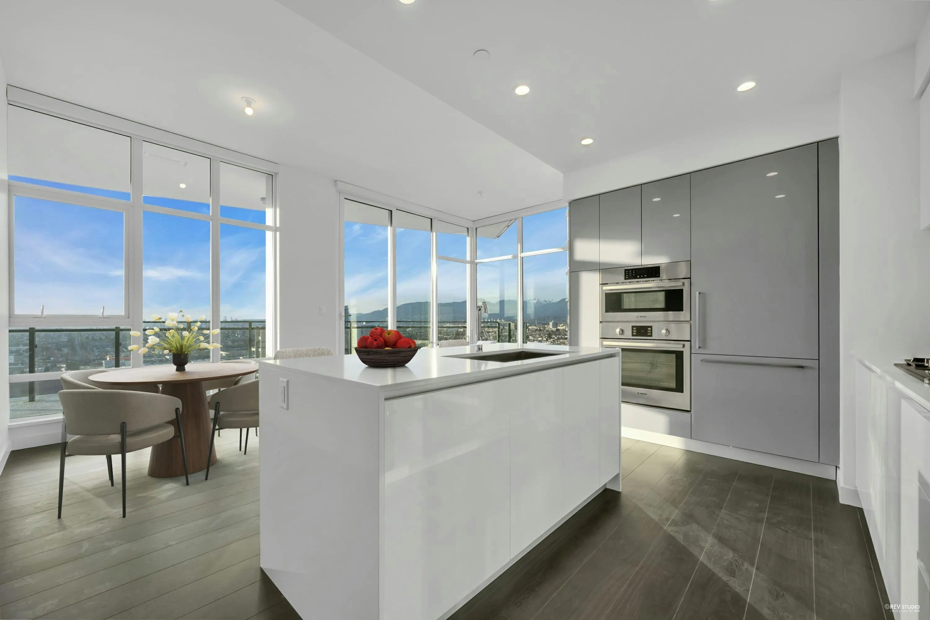 3402 2085 Skyline Court
