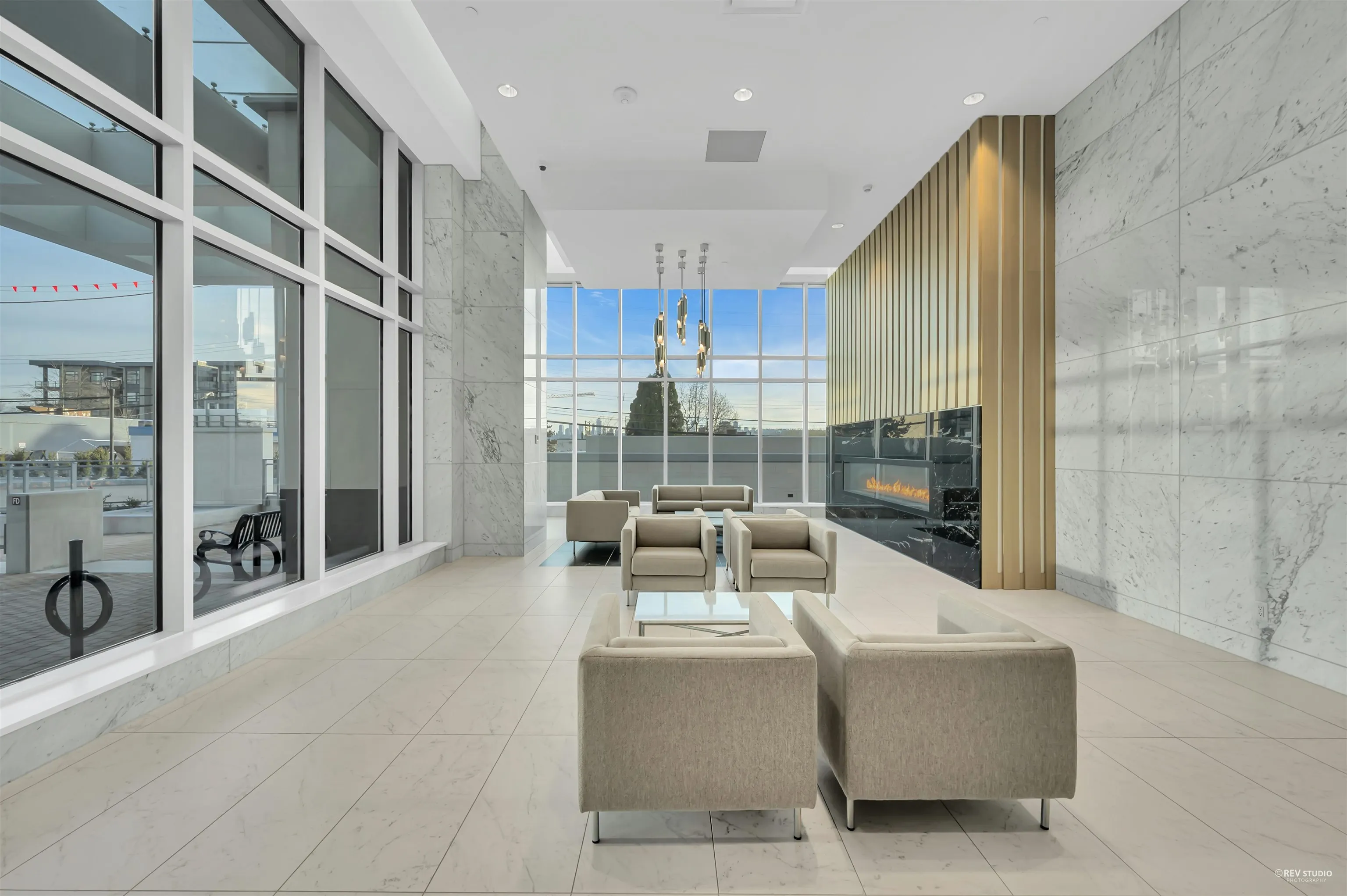 3402 2085 Skyline Court