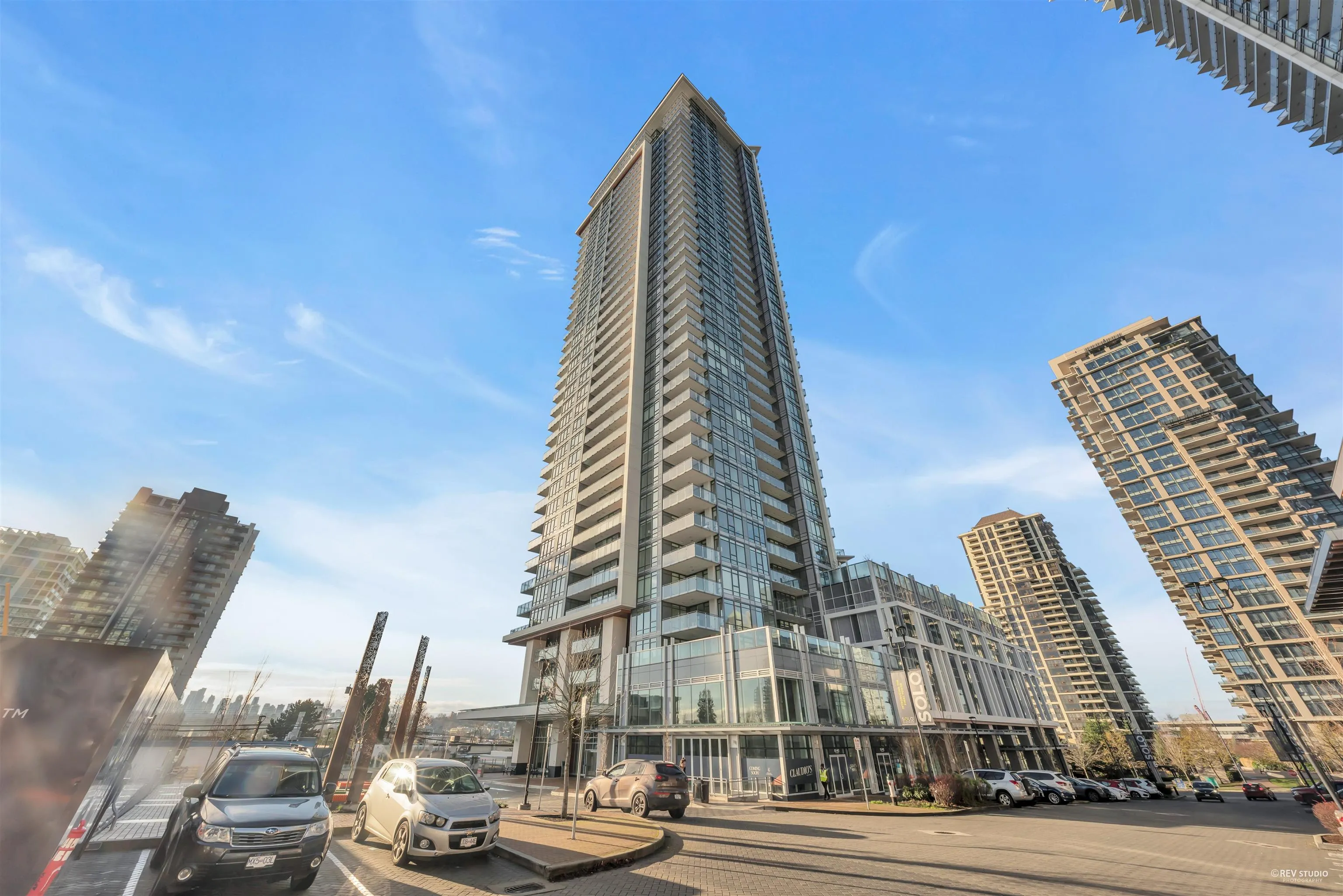 3402 2085 Skyline Court
