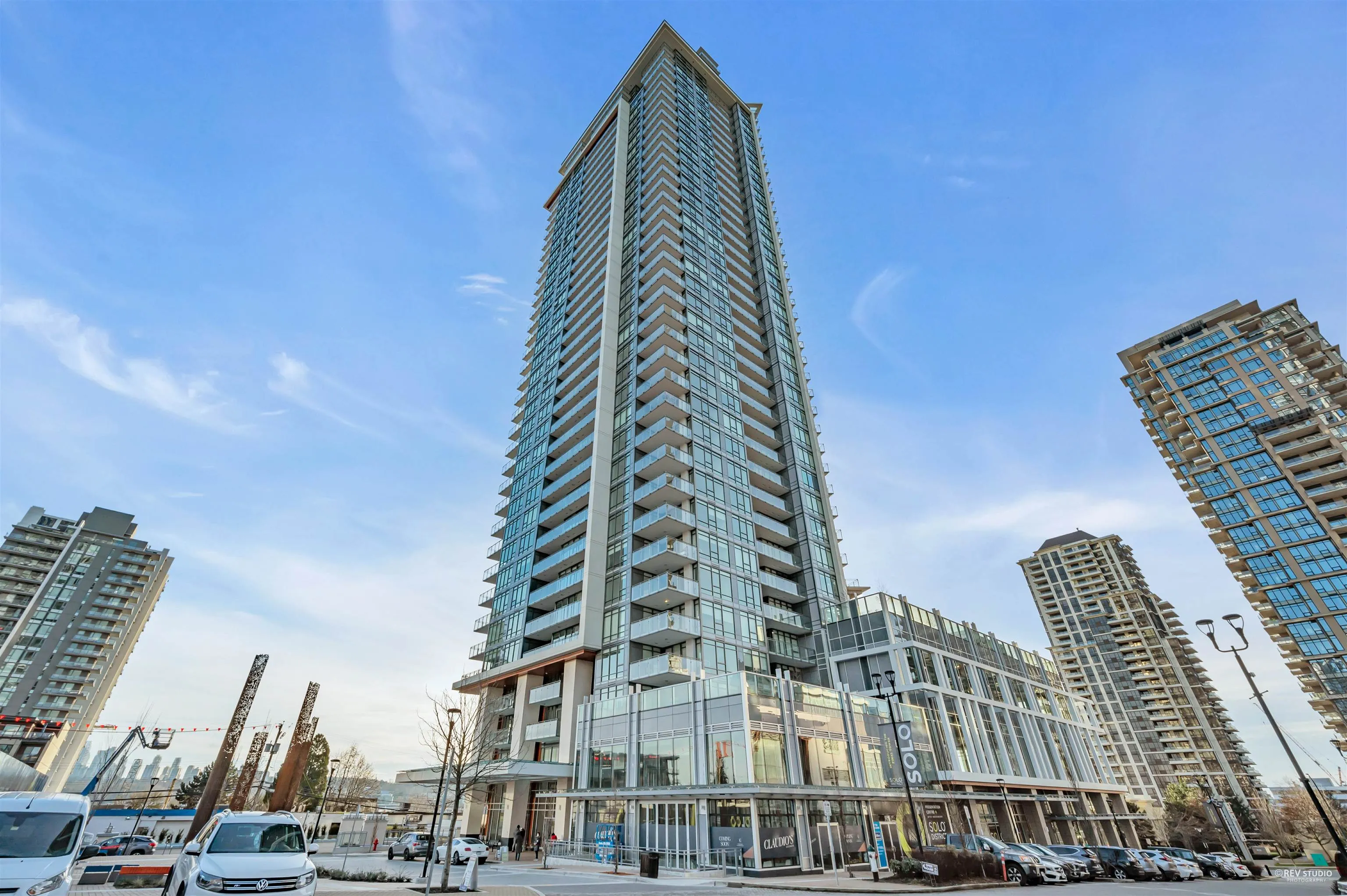 3402 2085 Skyline Court