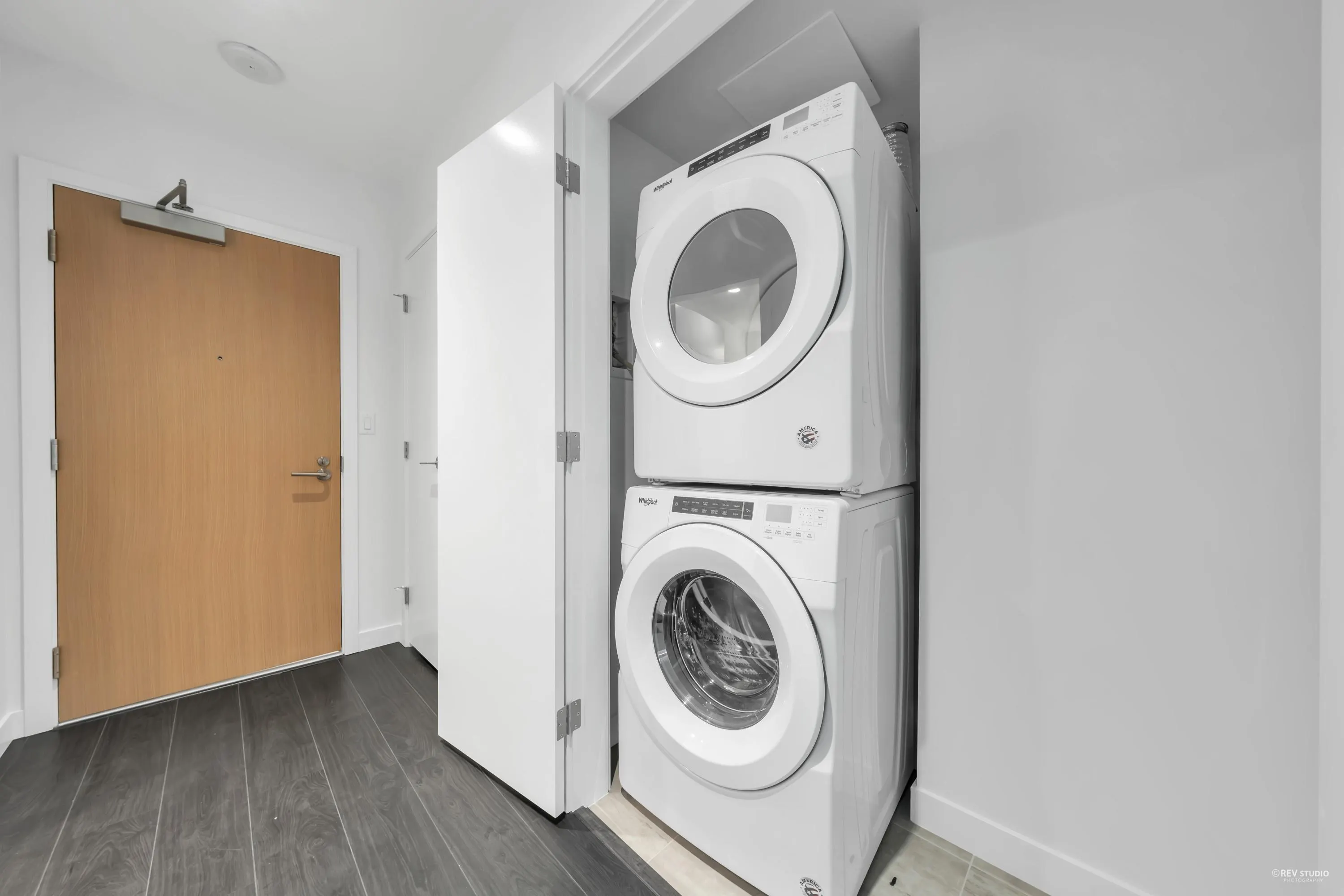 3402 2085 Skyline Court