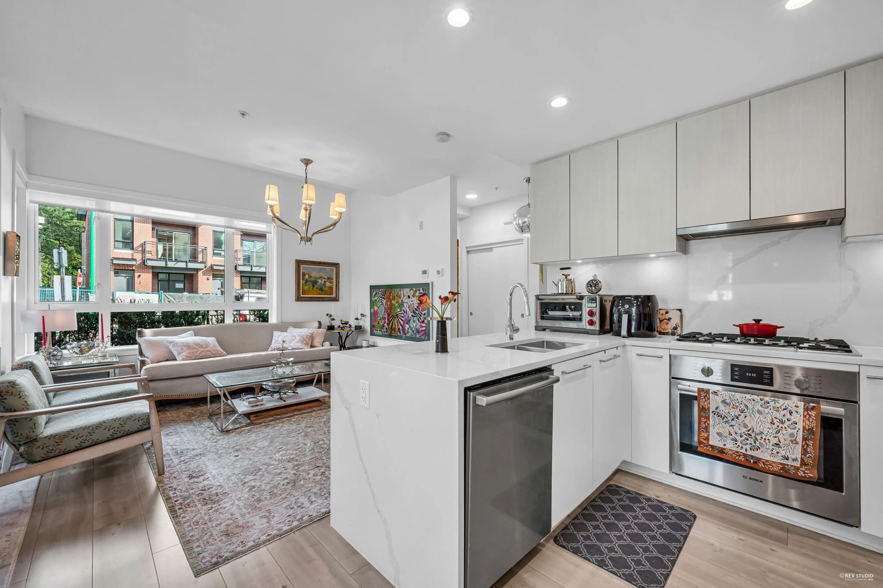 101 2035 Glenaire Drive