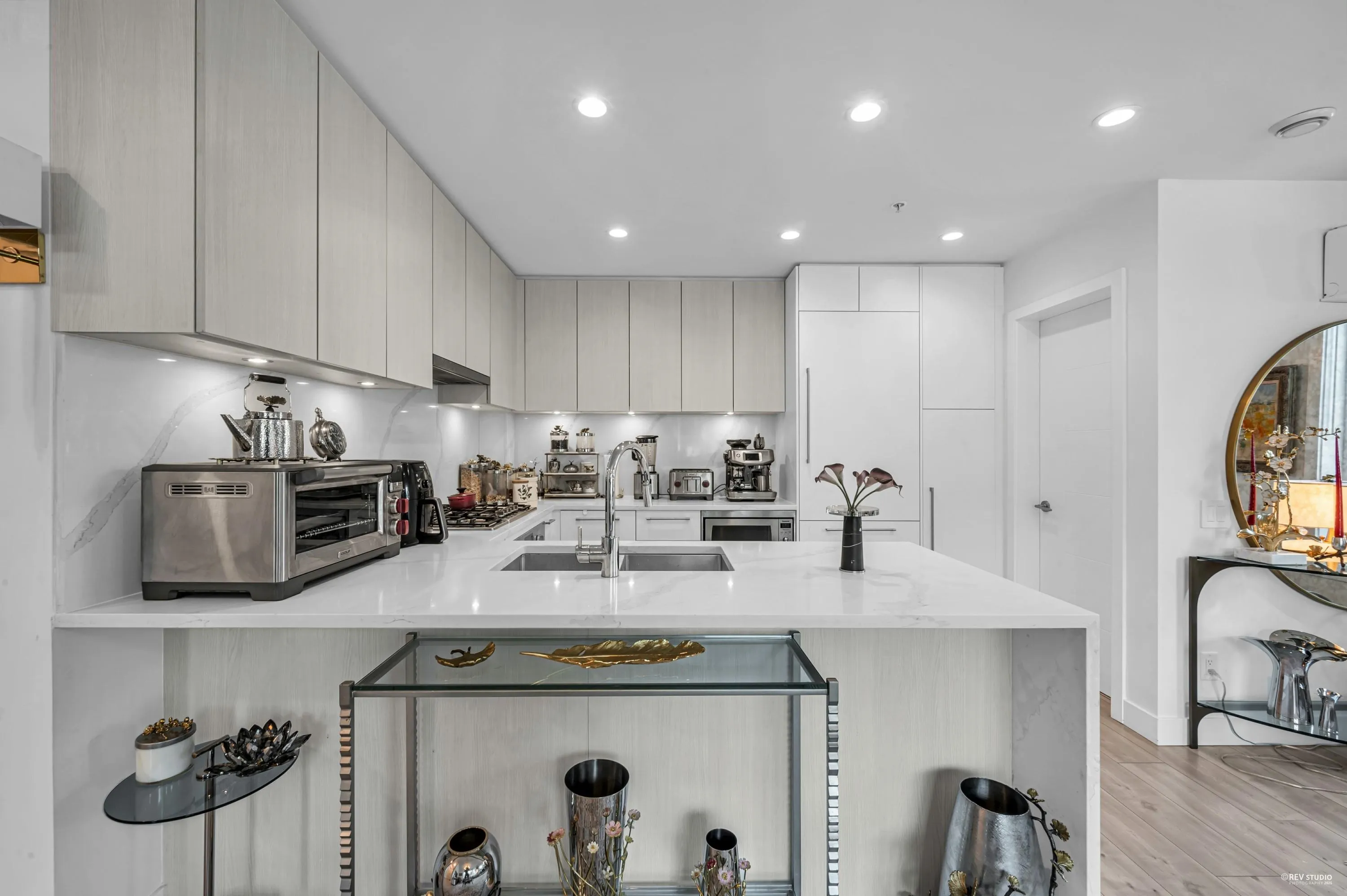 101 2035 Glenaire Drive