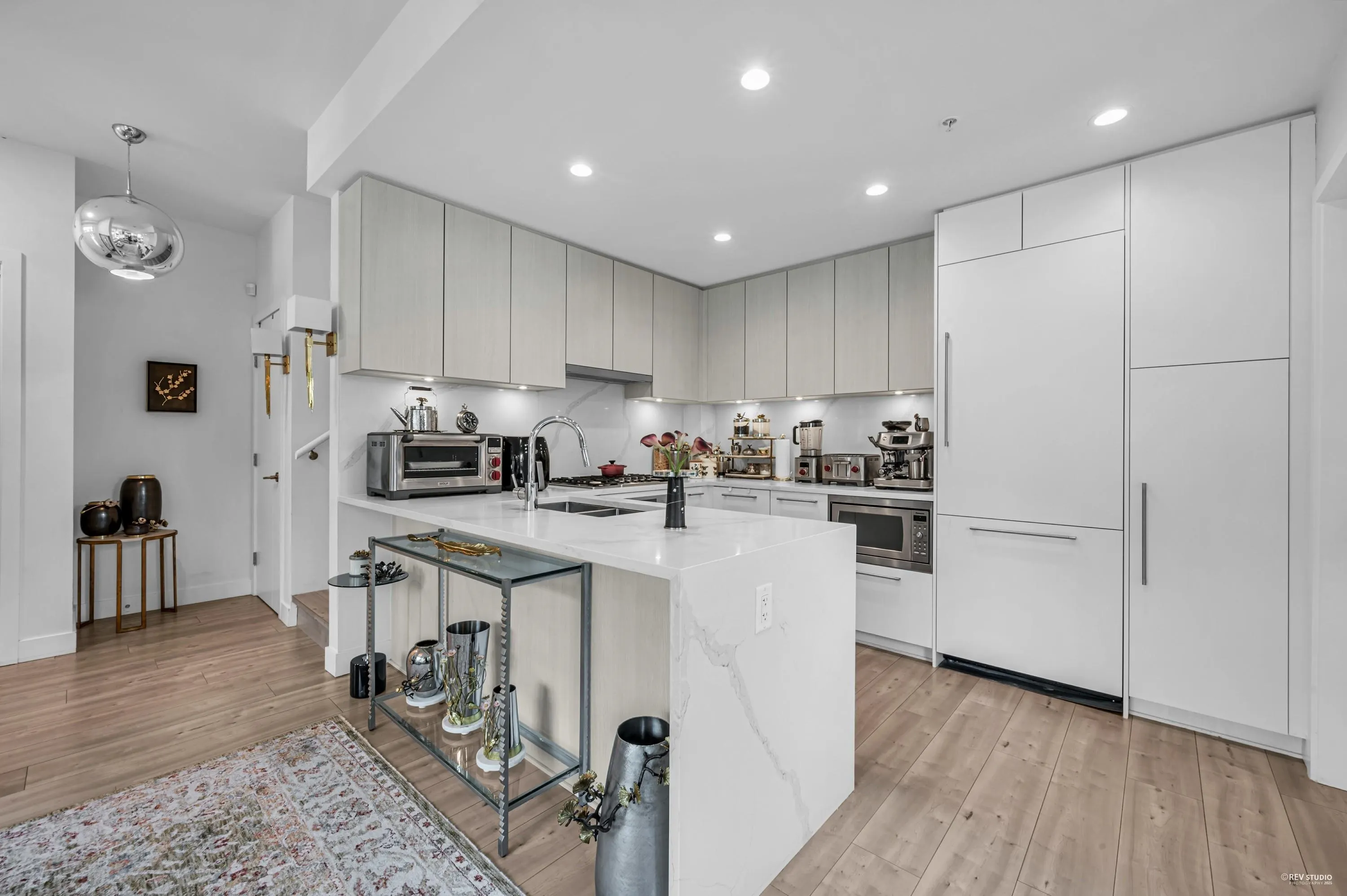101 2035 Glenaire Drive