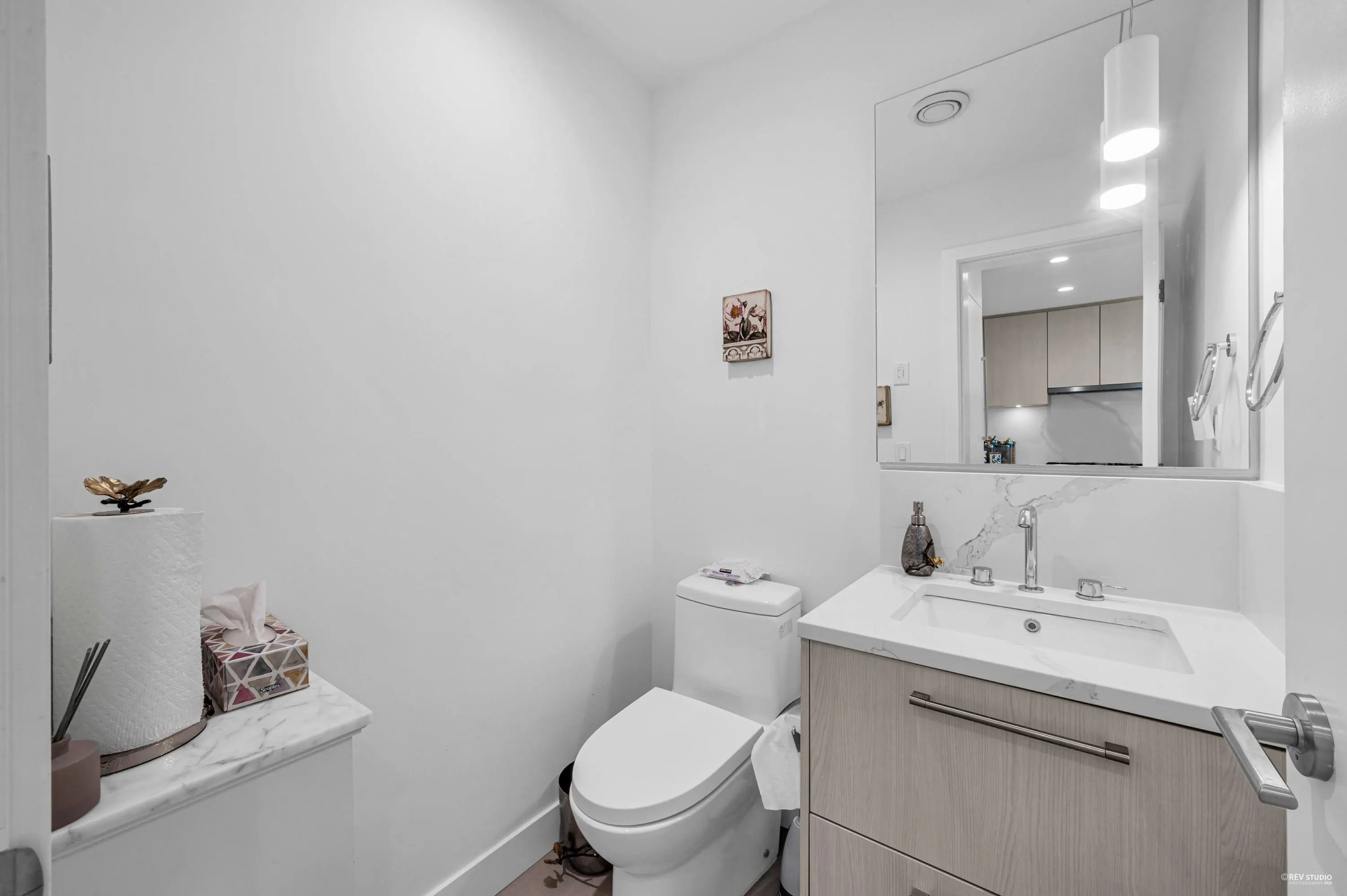 101 2035 Glenaire Drive