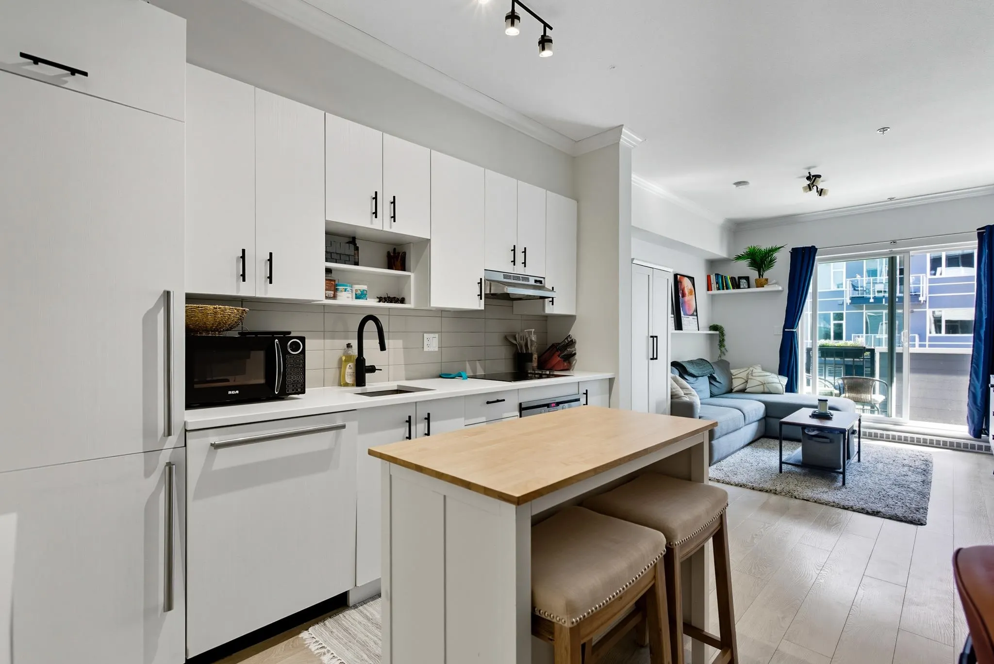 209 13678 Grosvenor Road