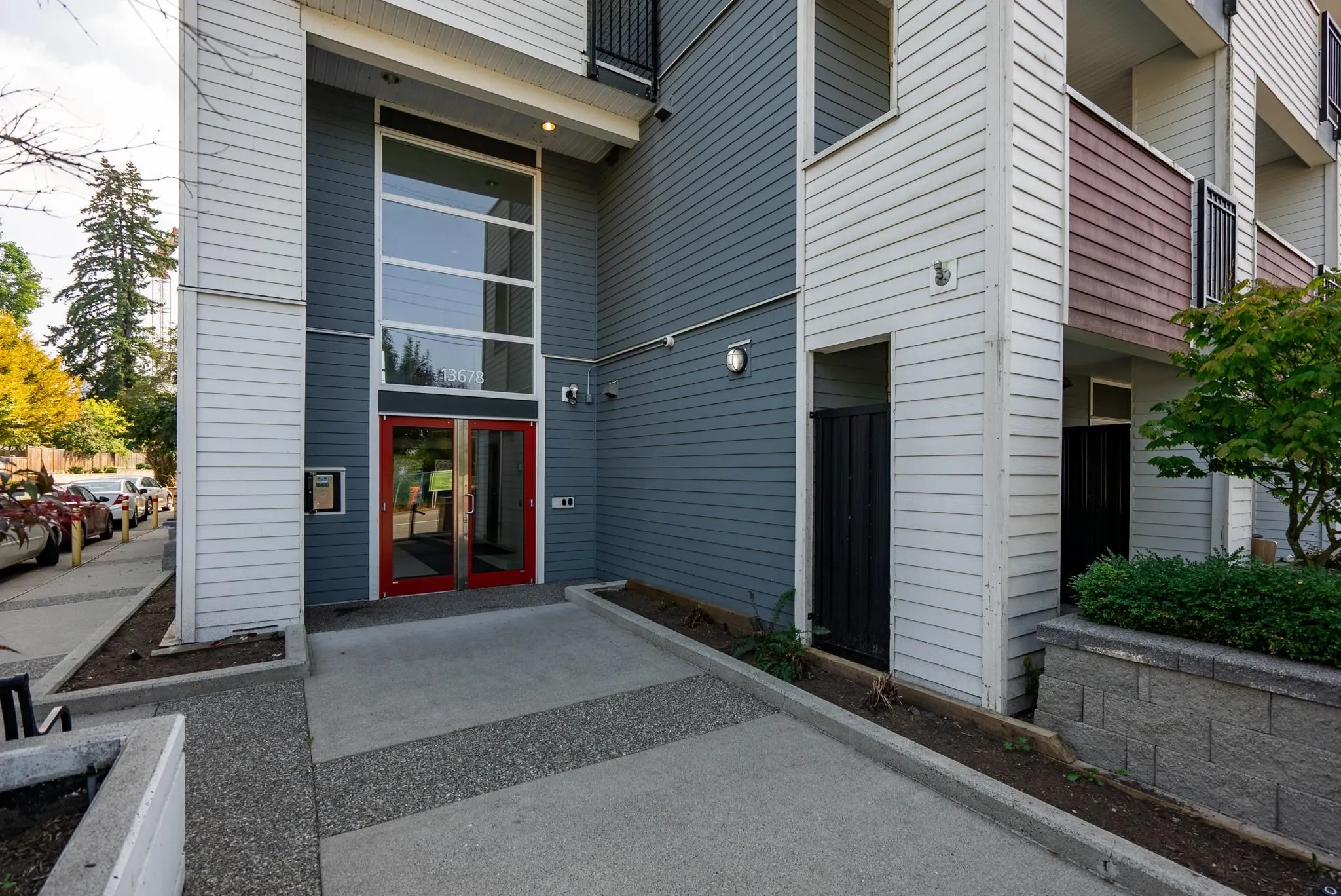 209 13678 Grosvenor Road