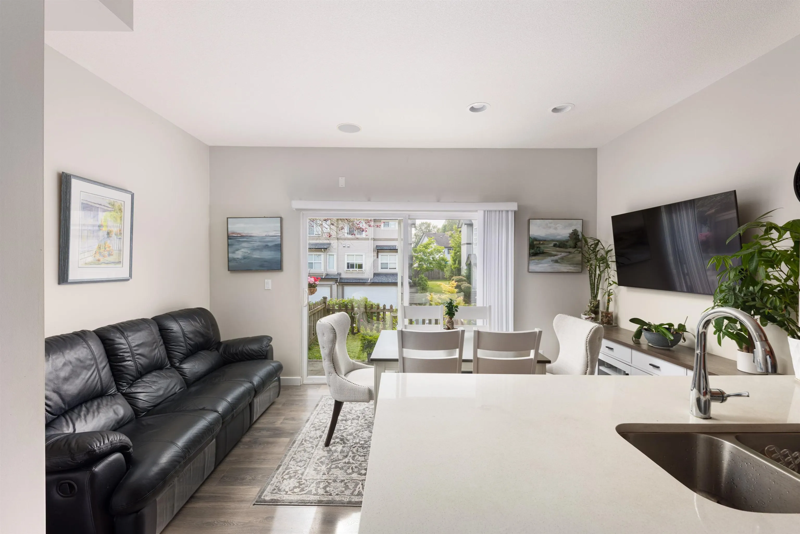 102 1055 Riverwood Gate