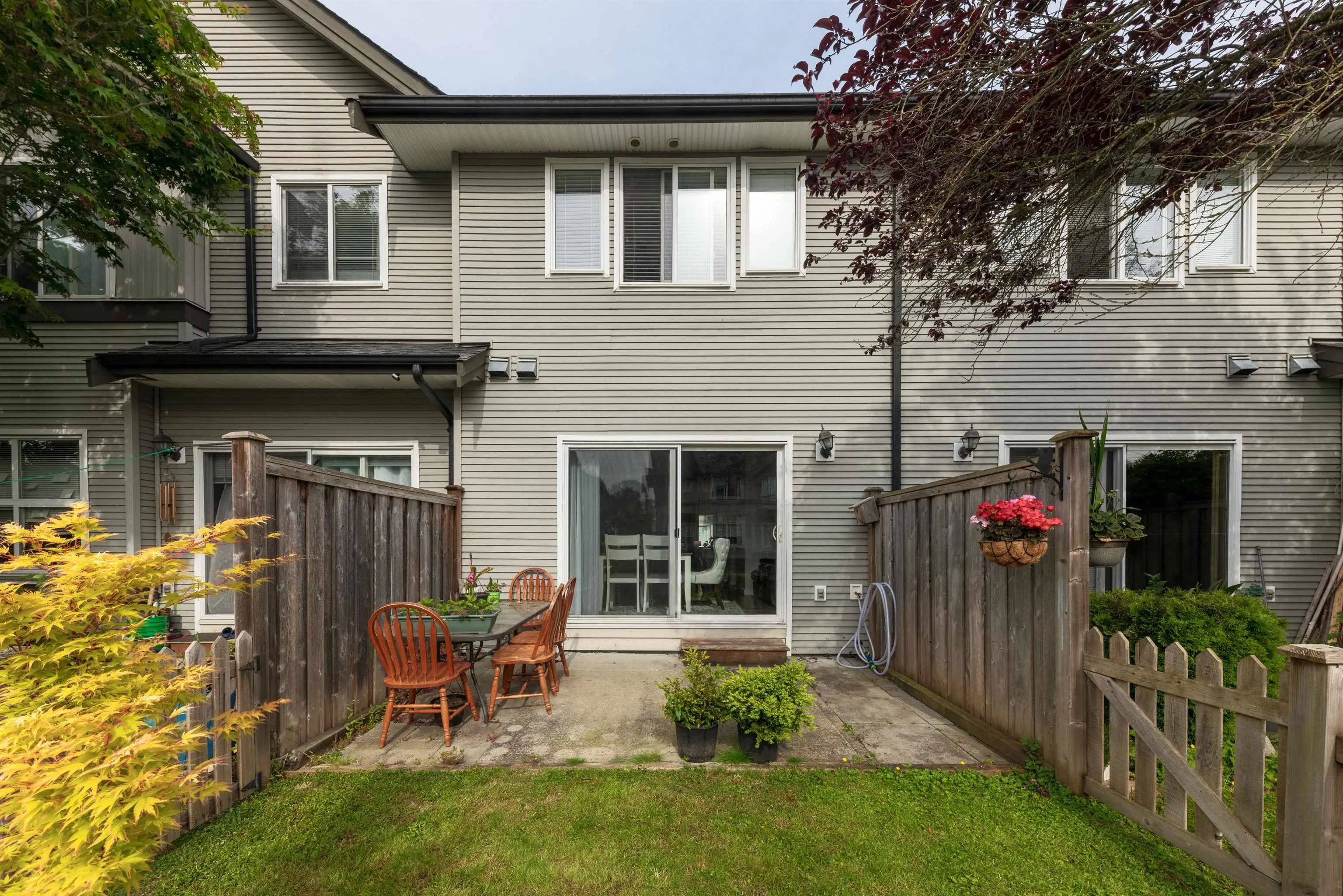 102 1055 Riverwood Gate