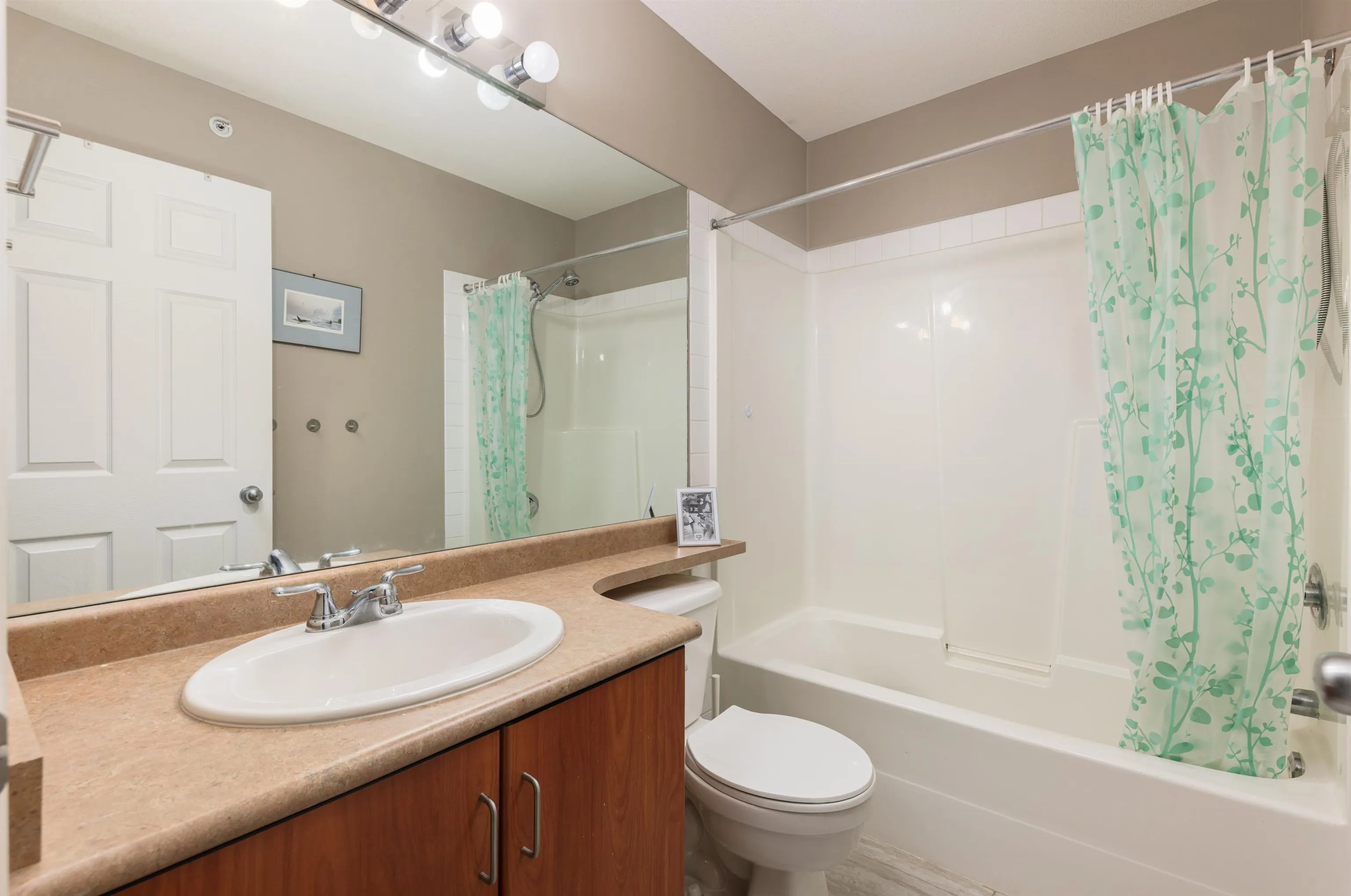 102 1055 Riverwood Gate