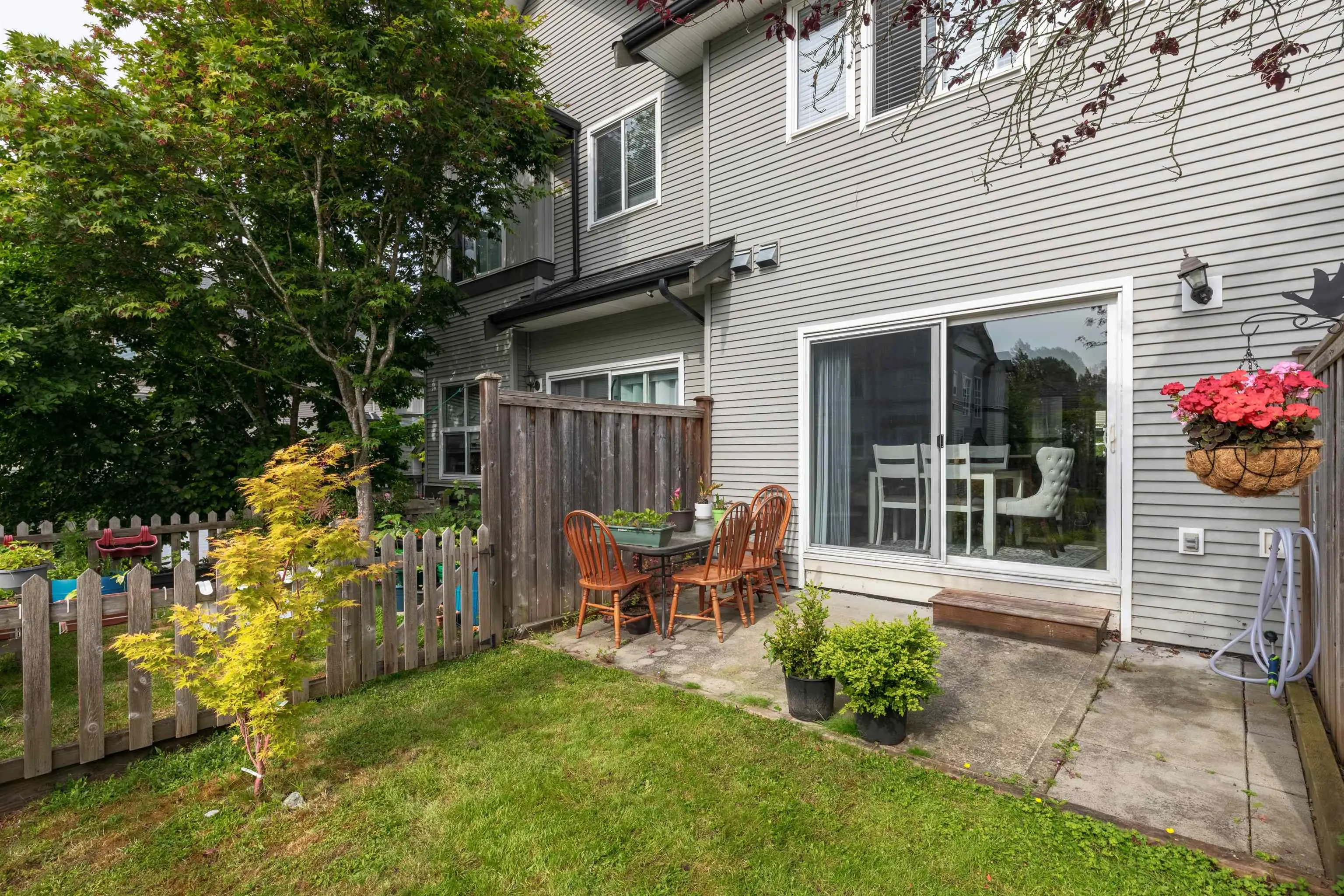 102 1055 Riverwood Gate