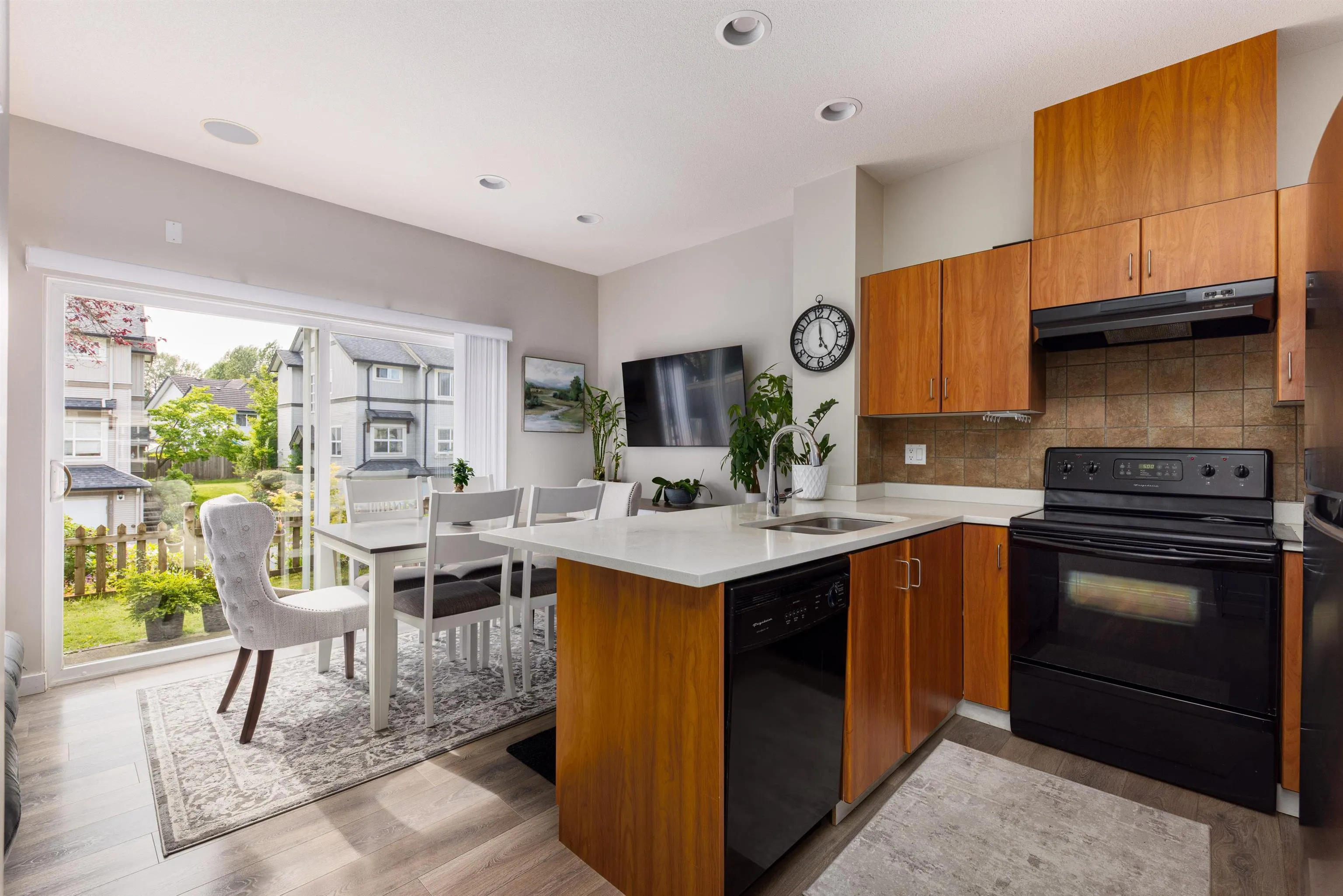 102 1055 Riverwood Gate