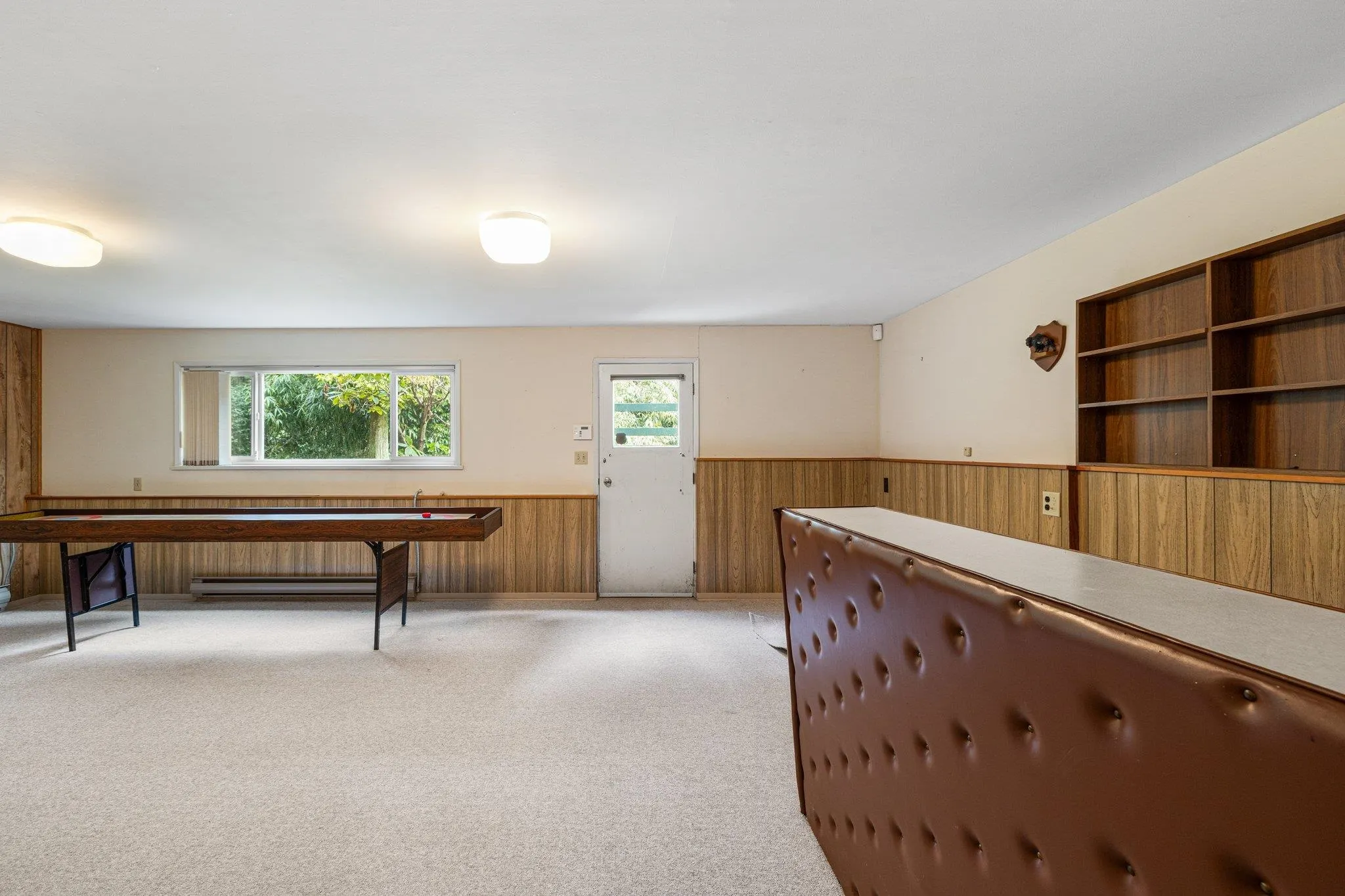 350 St James Crescent