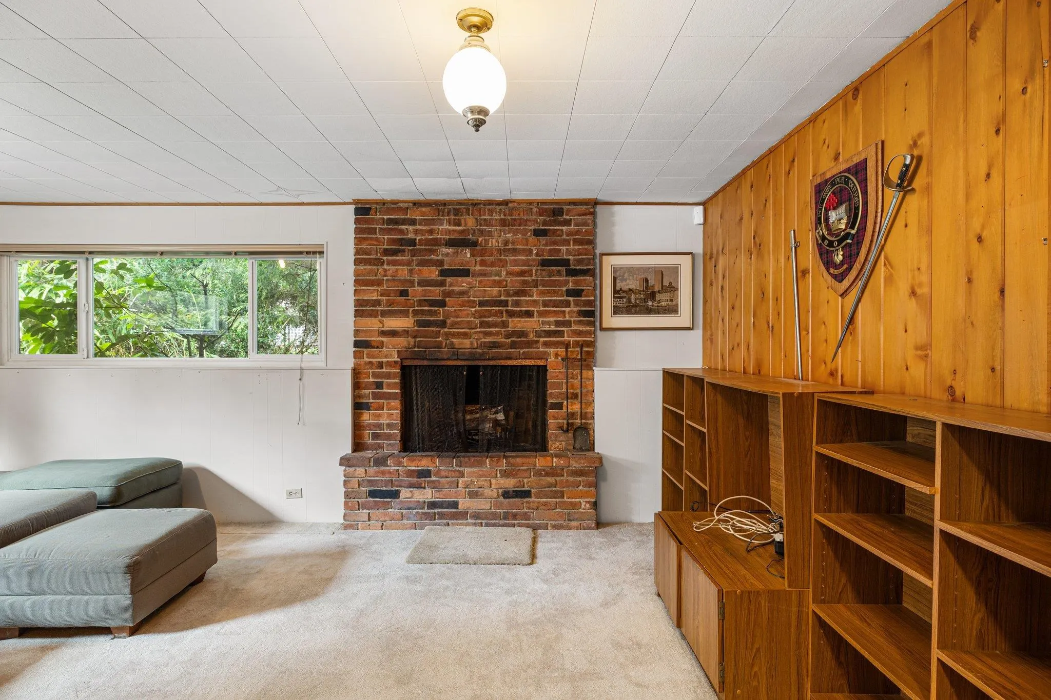 350 St James Crescent