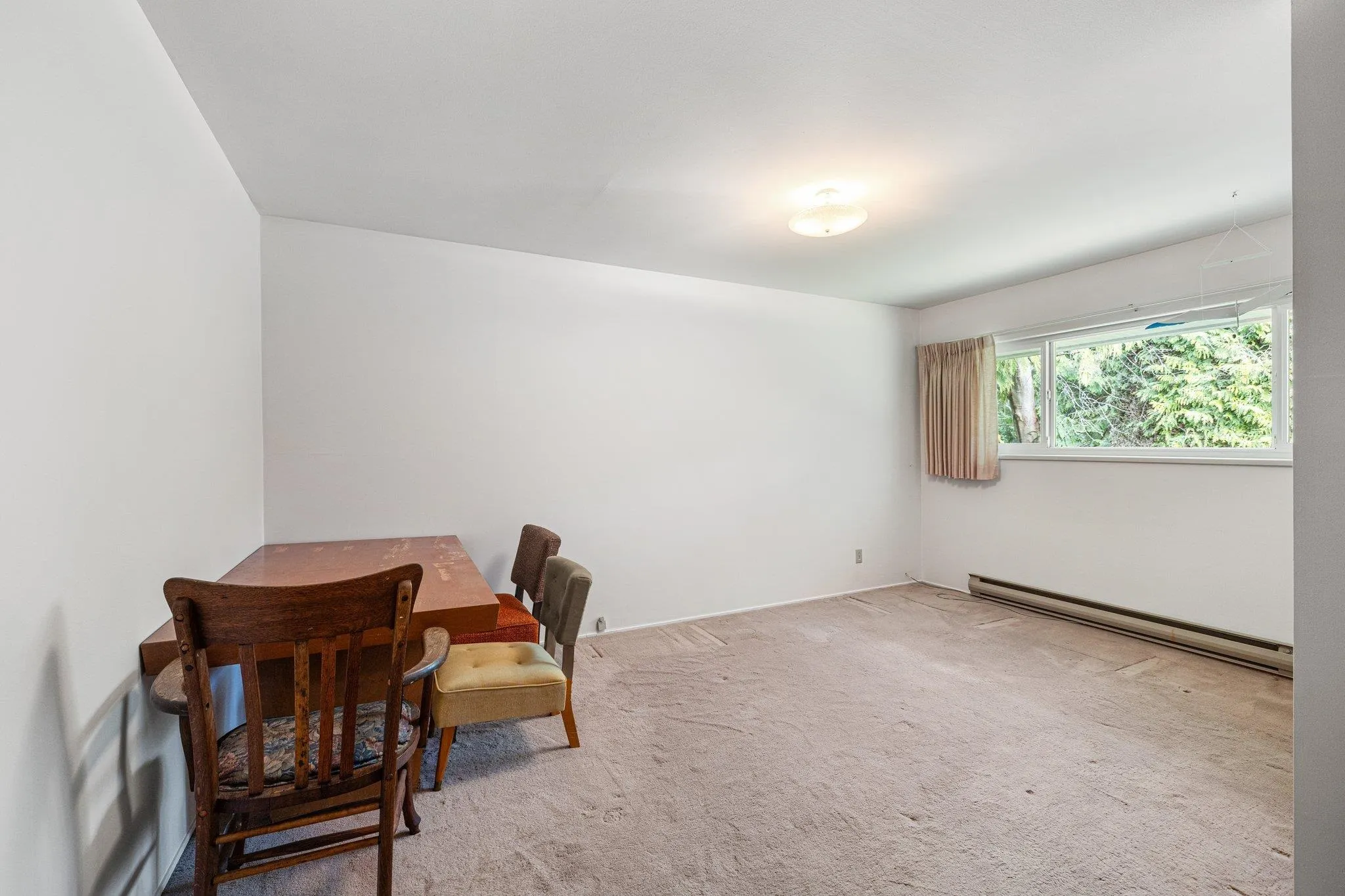 350 St James Crescent