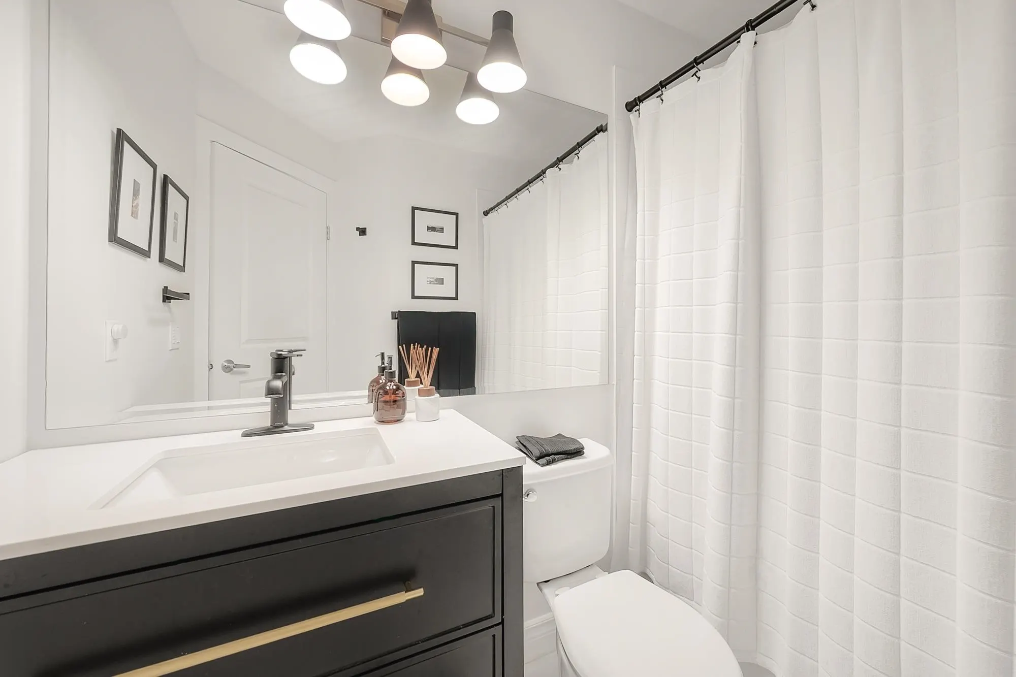 19 55 Hawthorn Drive