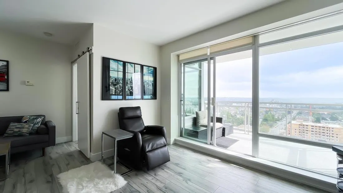 1807 15152 Russell Avenue