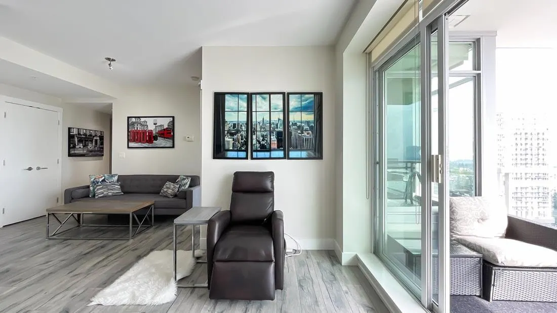 1807 15152 Russell Avenue