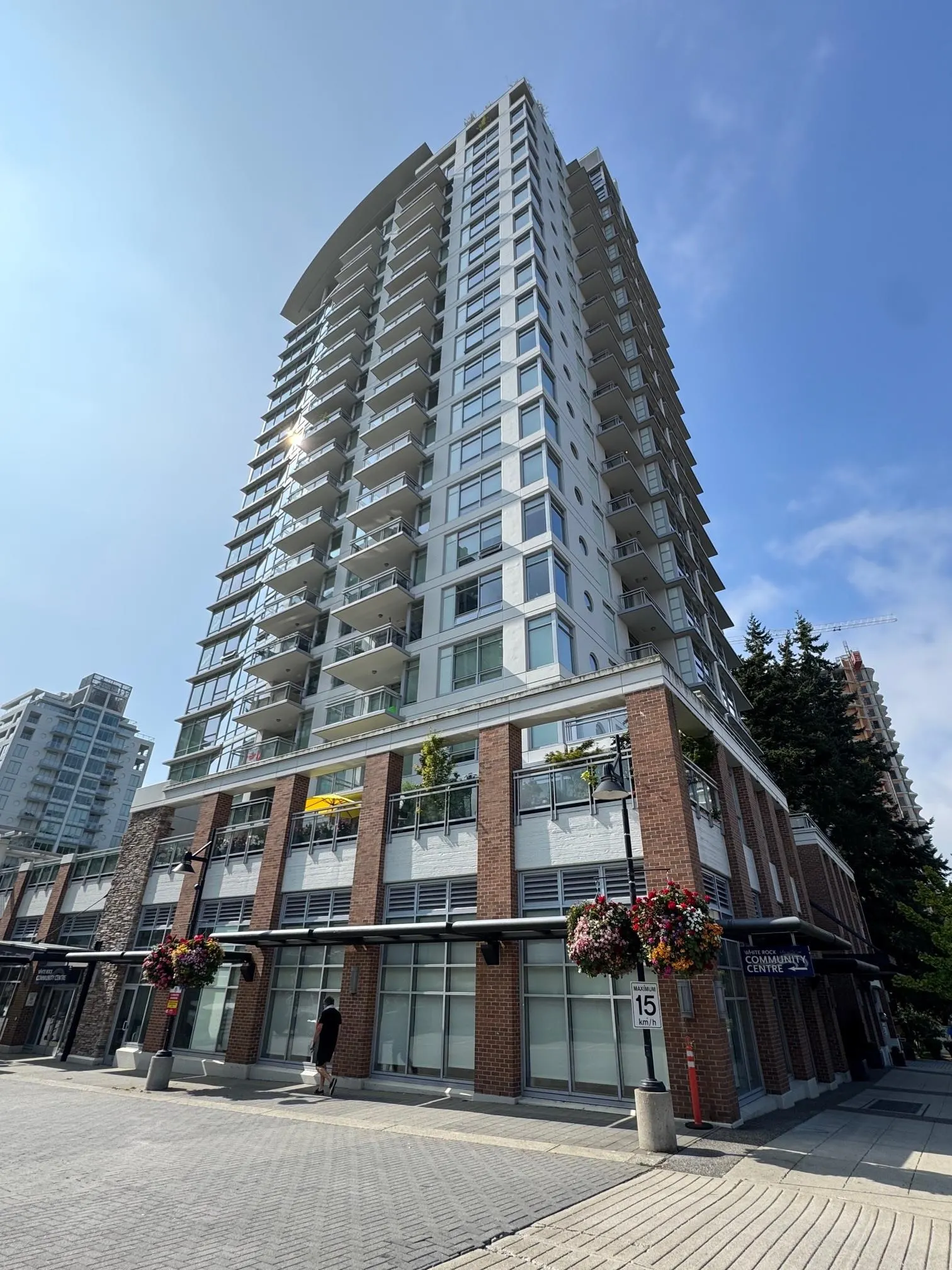 1807 15152 Russell Avenue