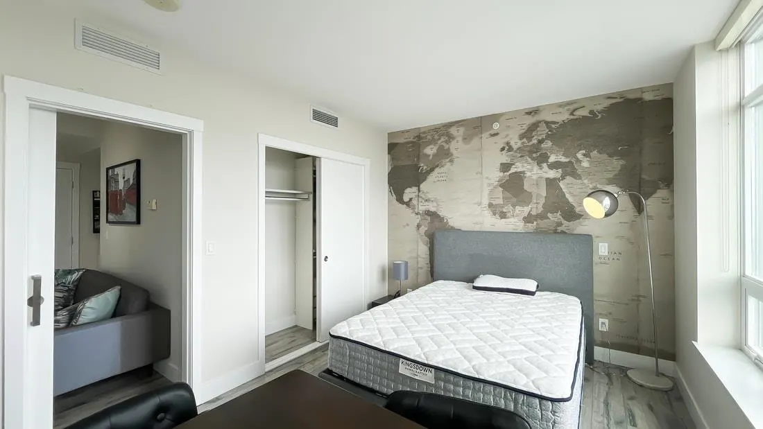 1807 15152 Russell Avenue