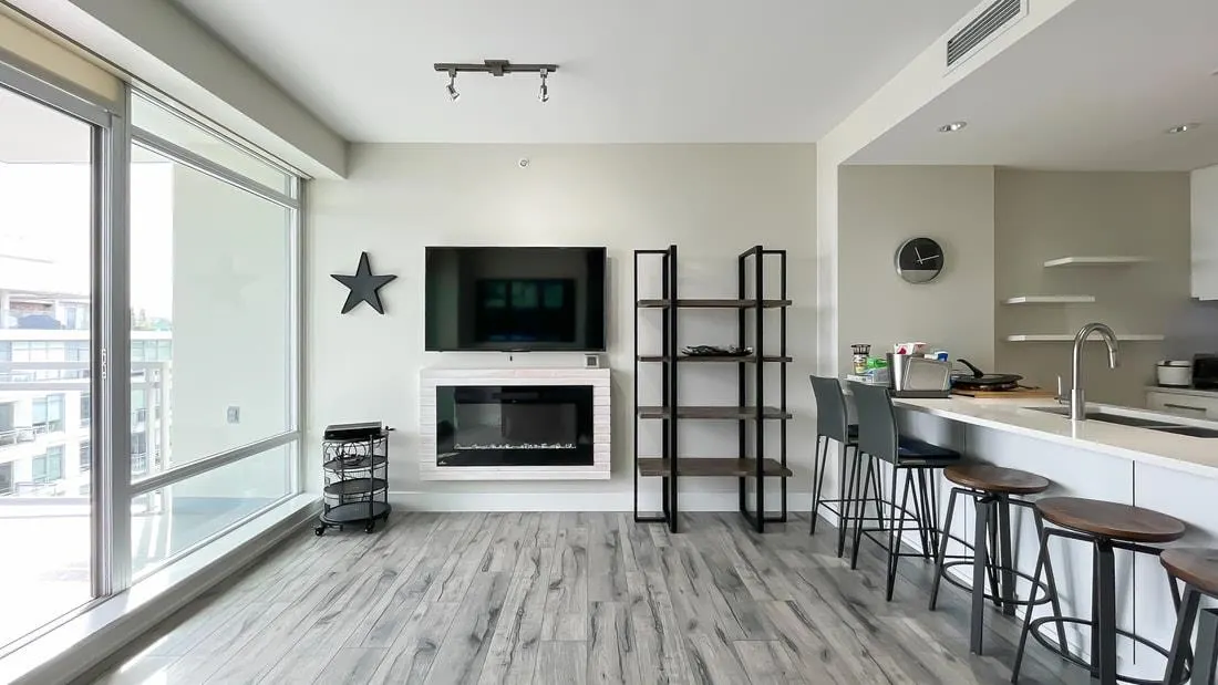 1807 15152 Russell Avenue