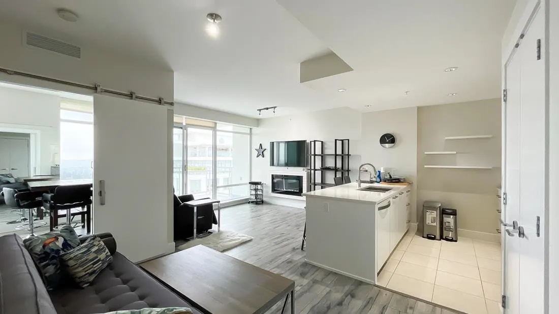 1807 15152 Russell Avenue