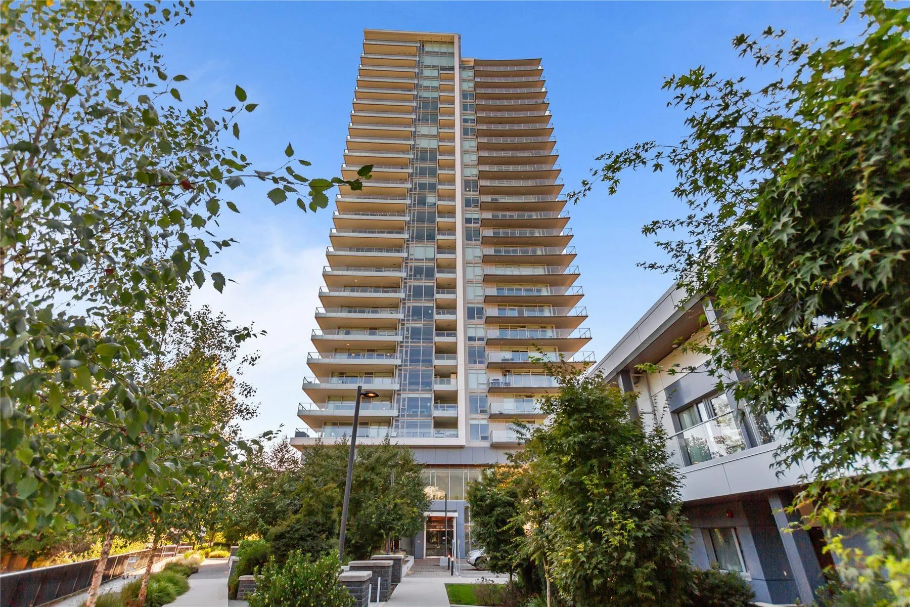 1405 200 Klahanie Court