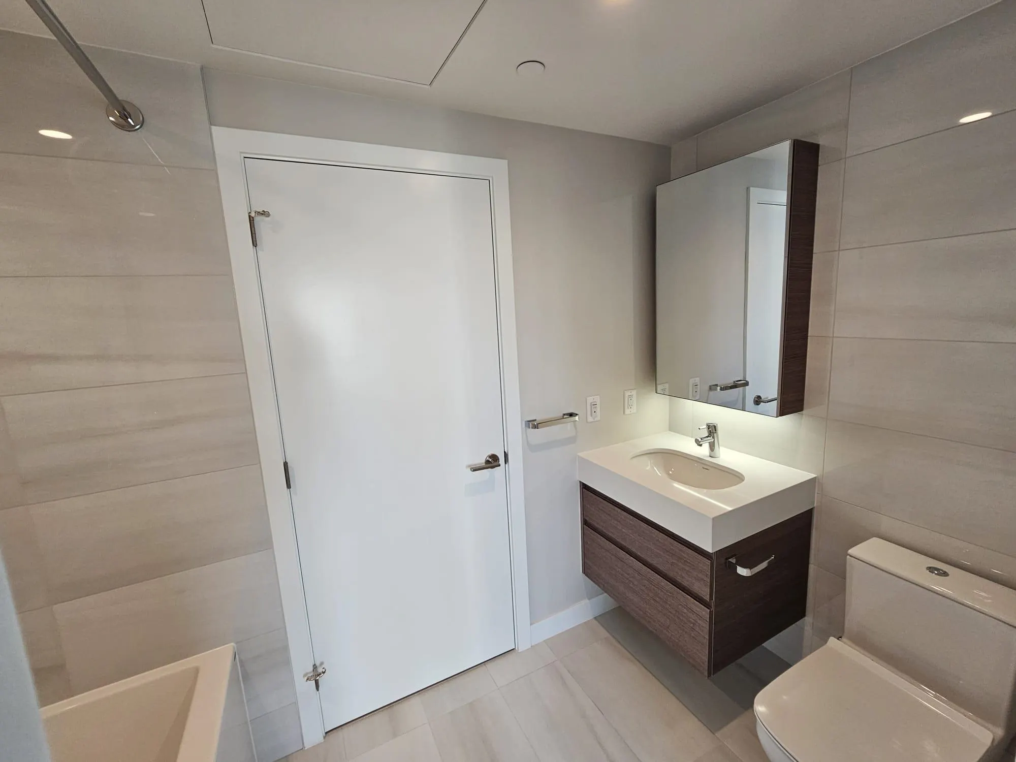 2610 6537 Telford Avenue