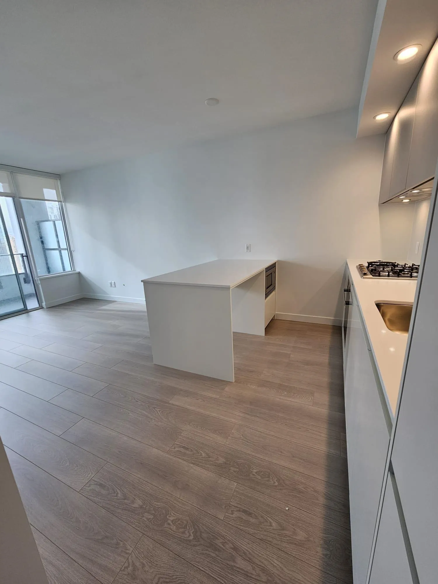 2610 6537 Telford Avenue