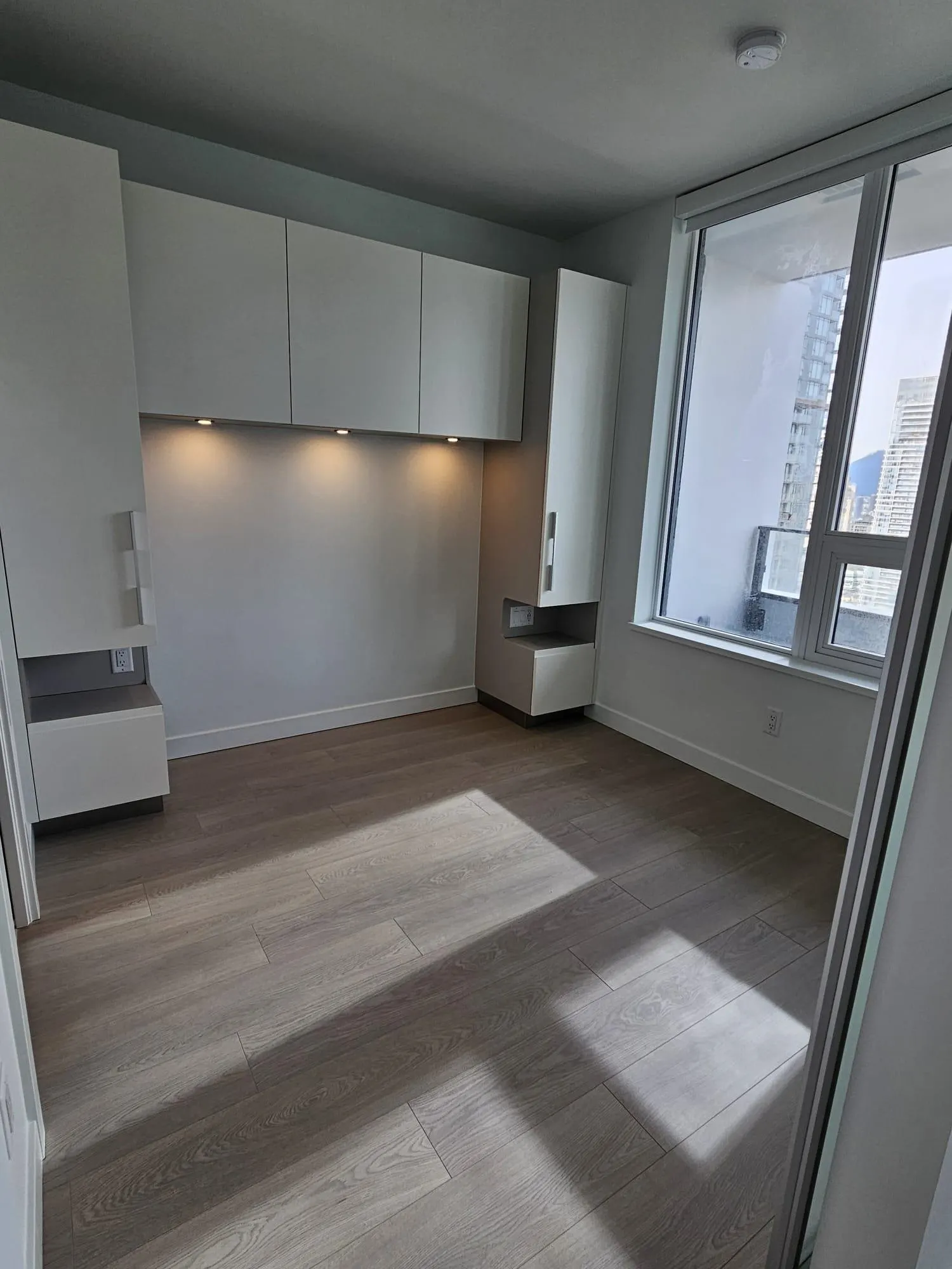 2610 6537 Telford Avenue