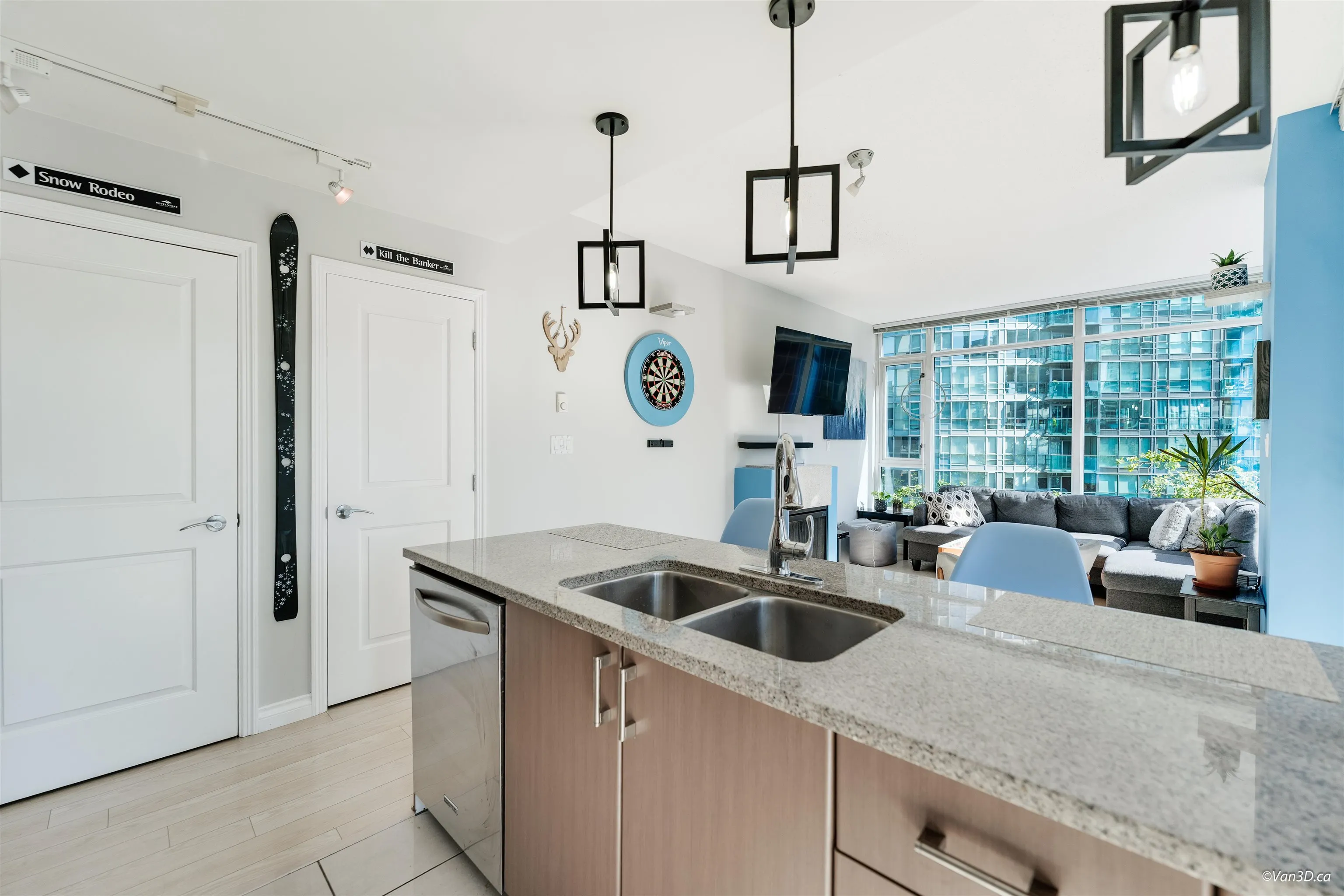 702 1211 Melville Street