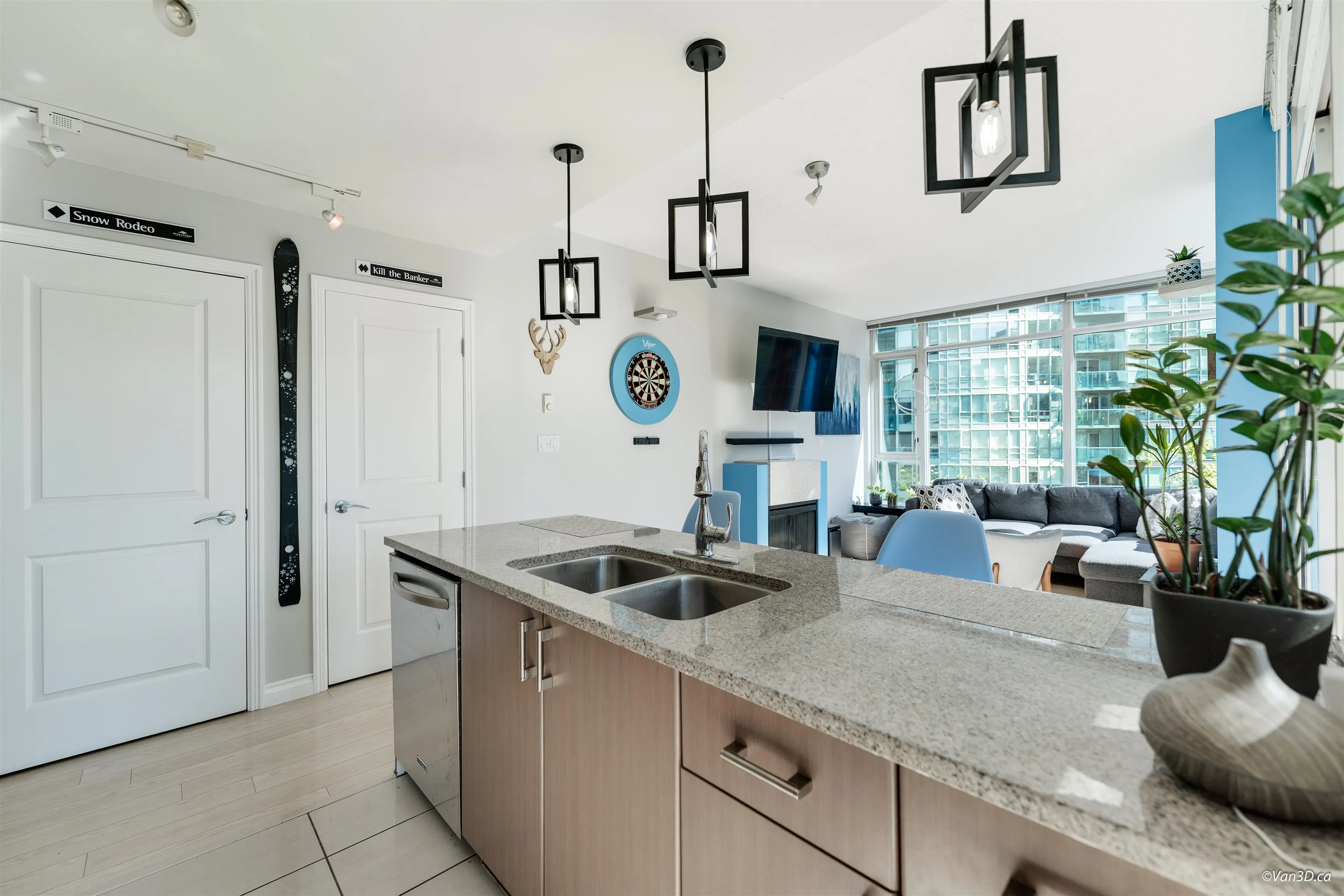 702 1211 Melville Street