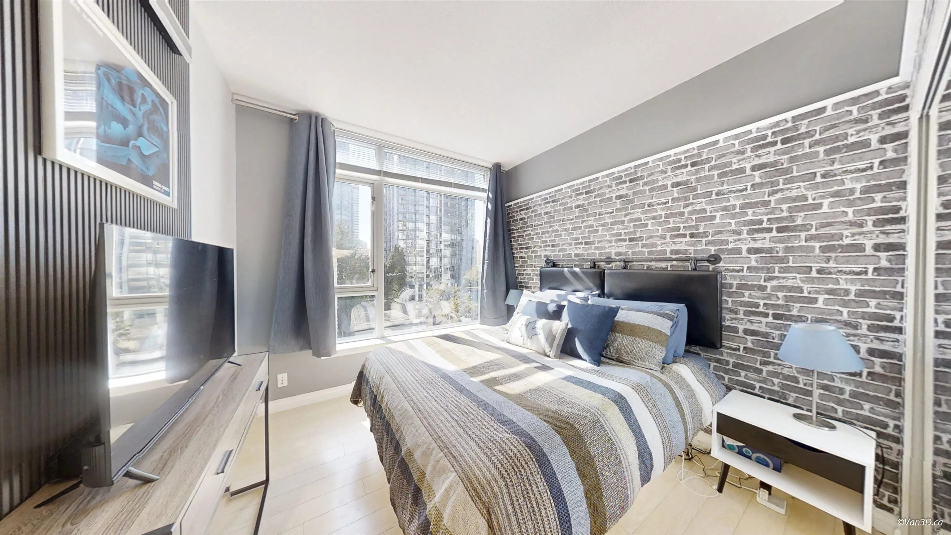 702 1211 Melville Street