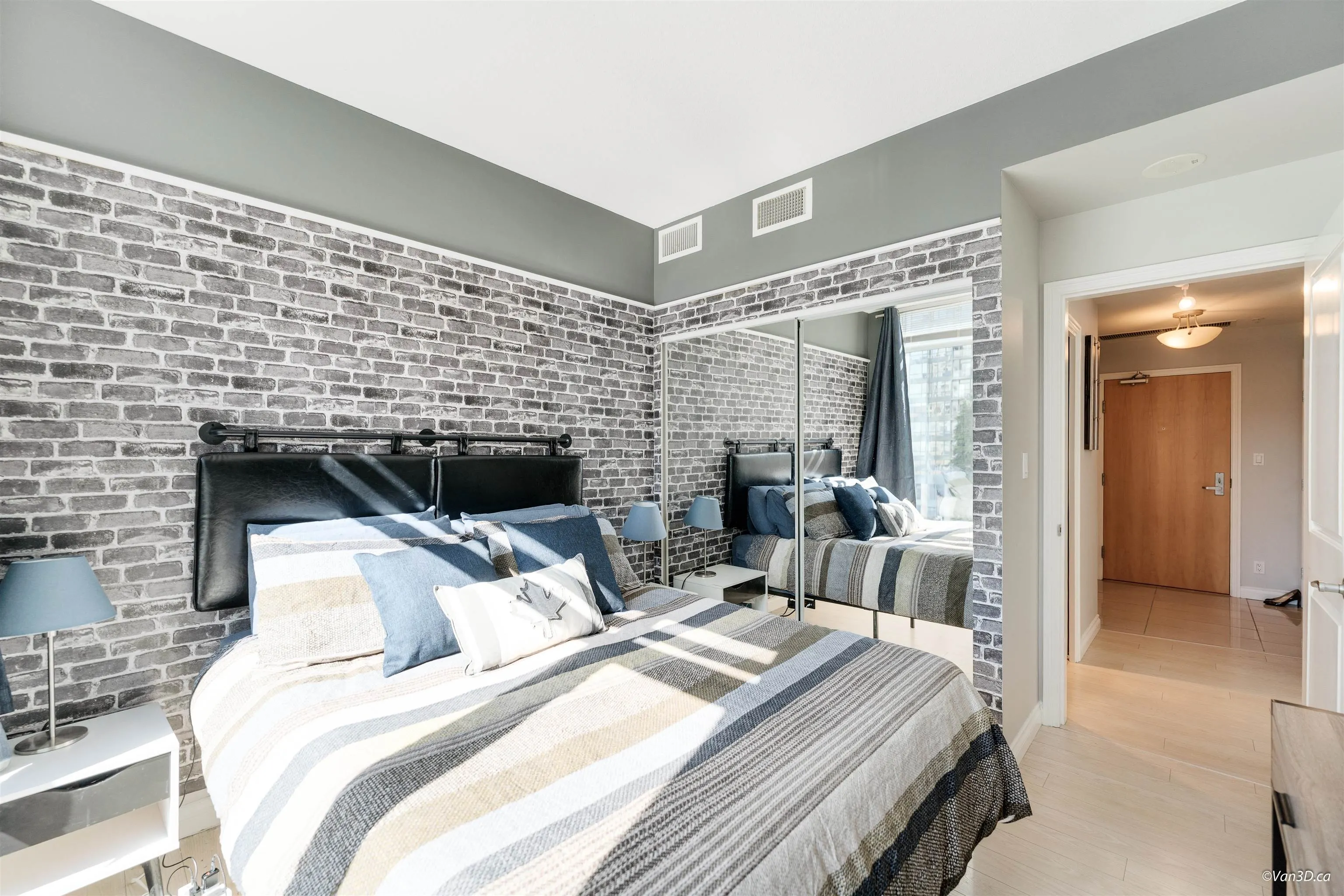 702 1211 Melville Street