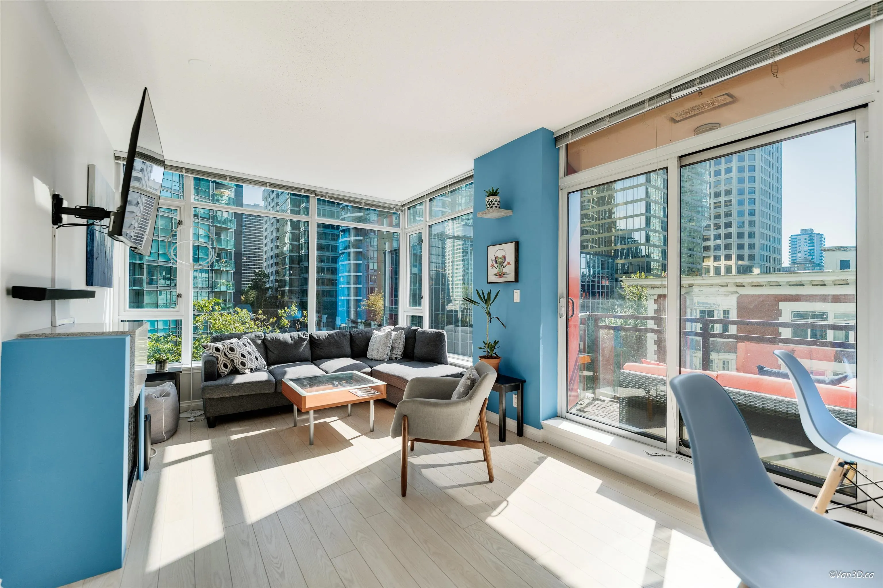 702 1211 Melville Street