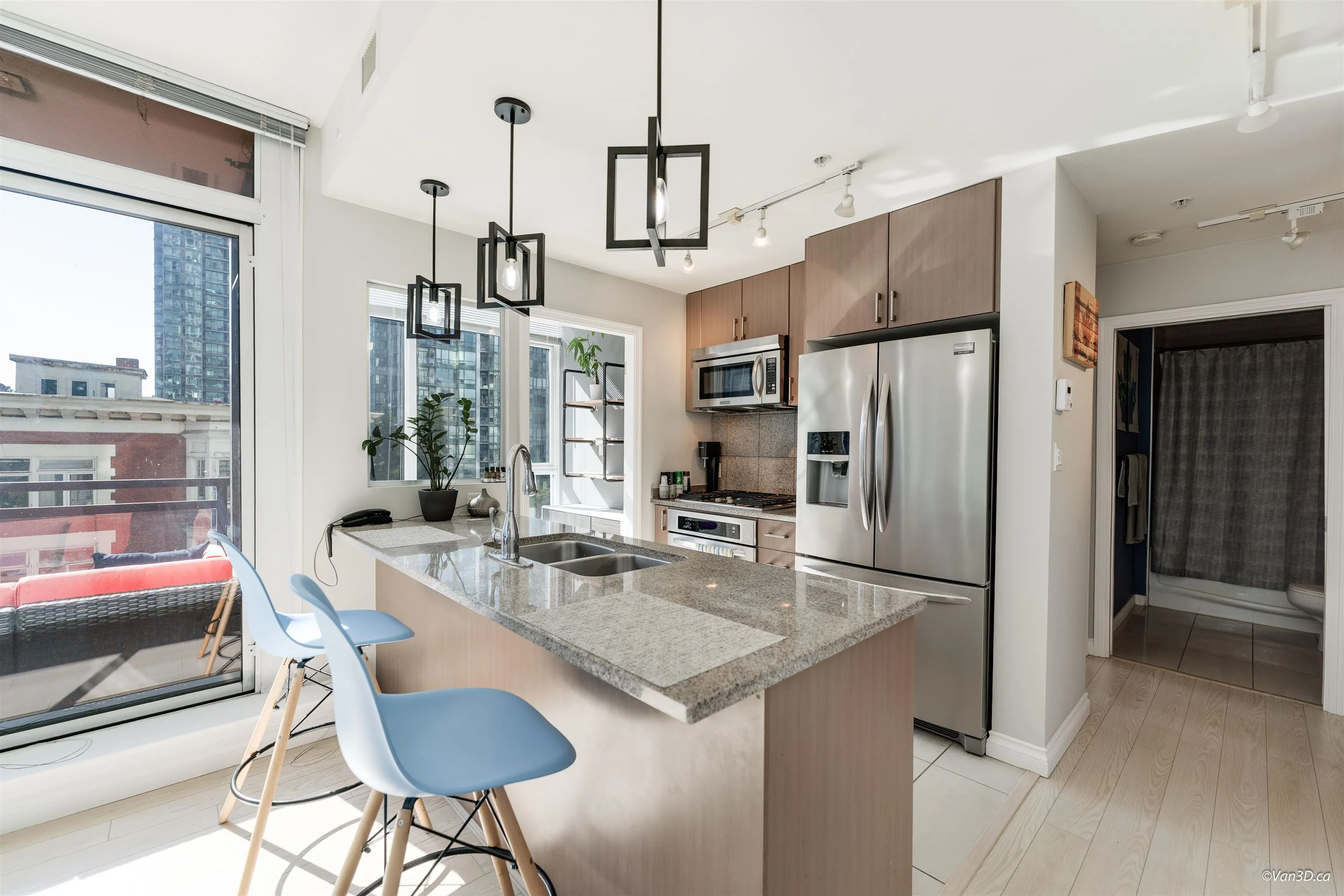 702 1211 Melville Street