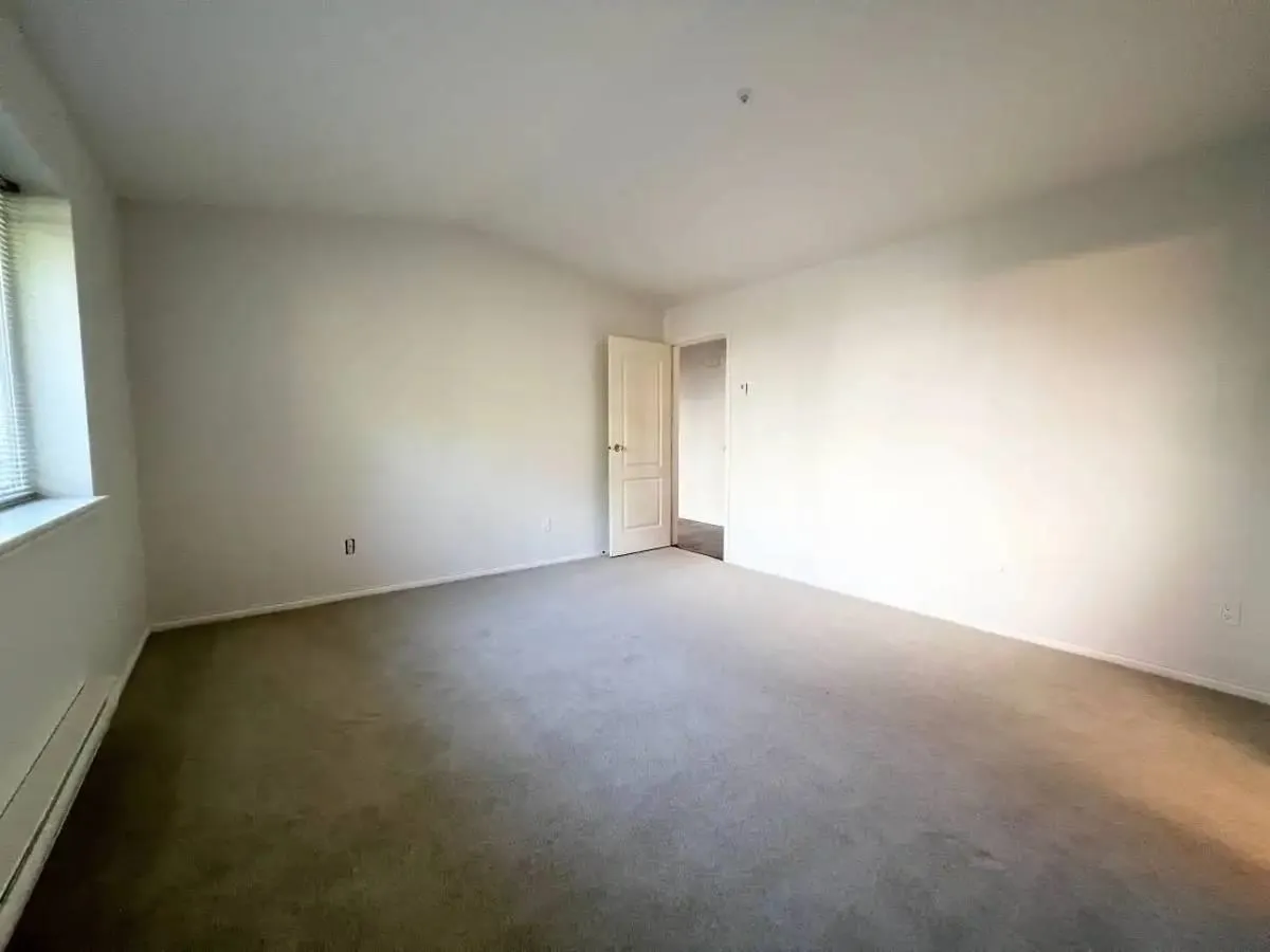 9 19044 118b Ave