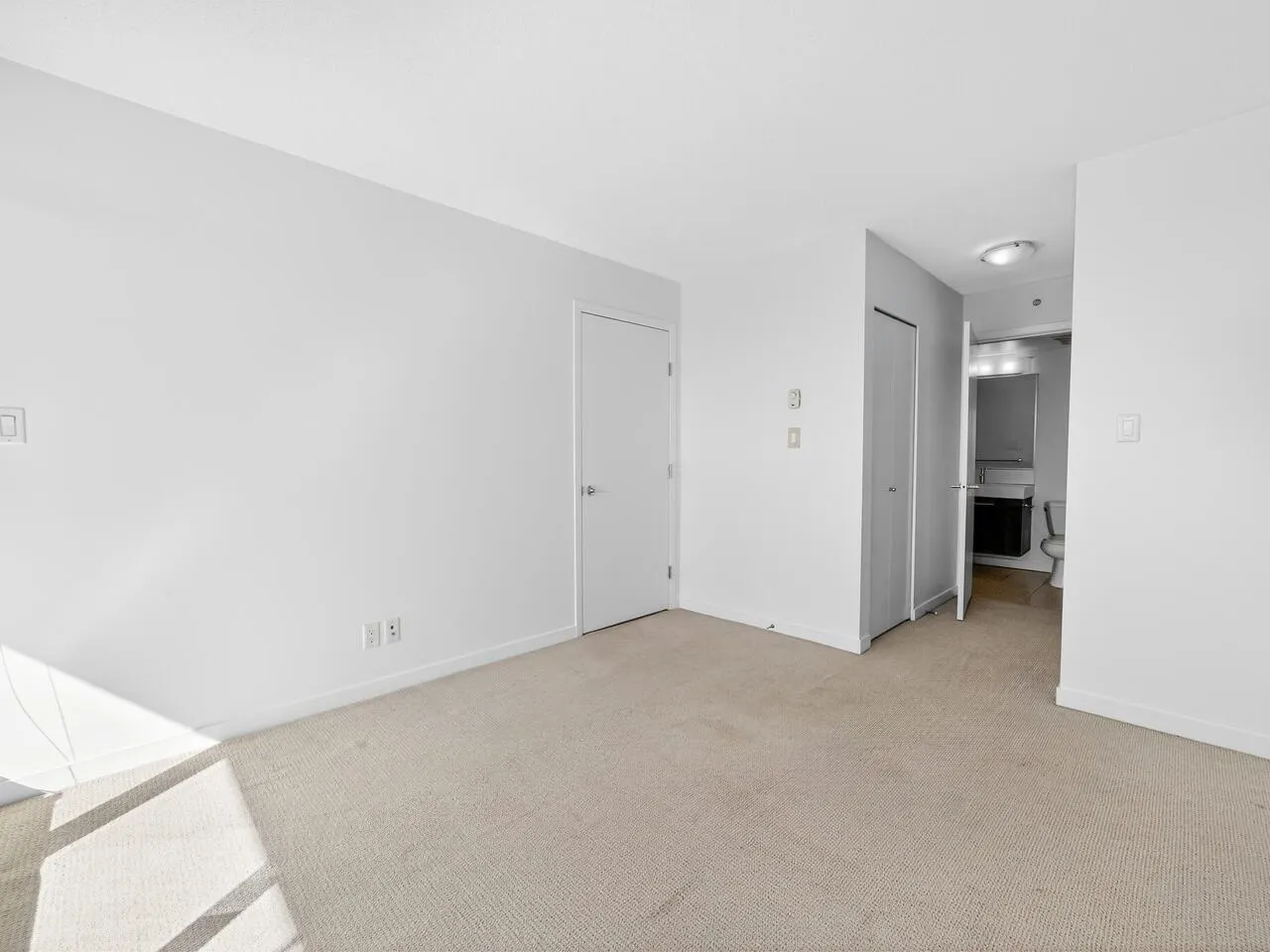 1007 2770 Sophia Street