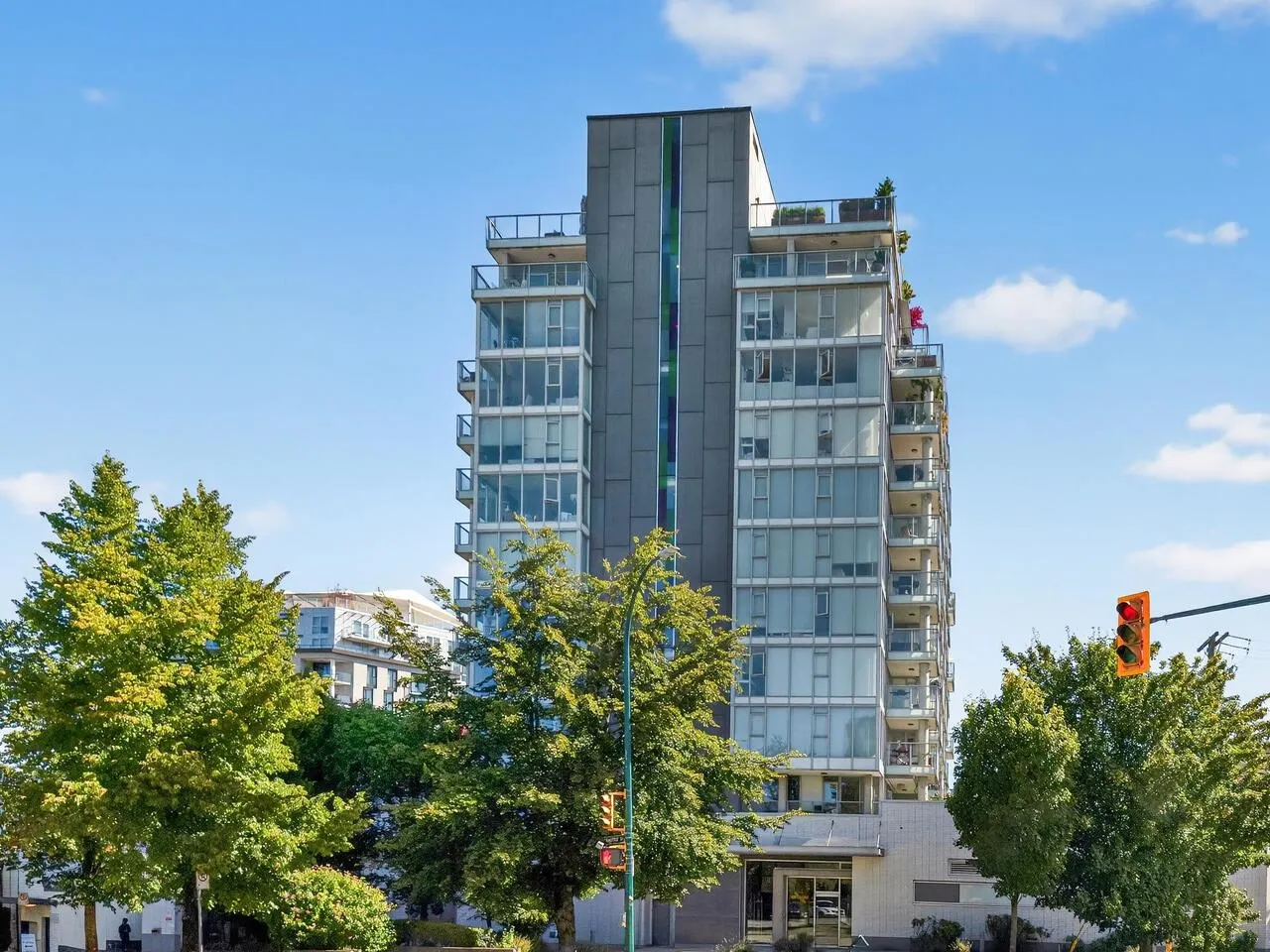 1007 2770 Sophia Street