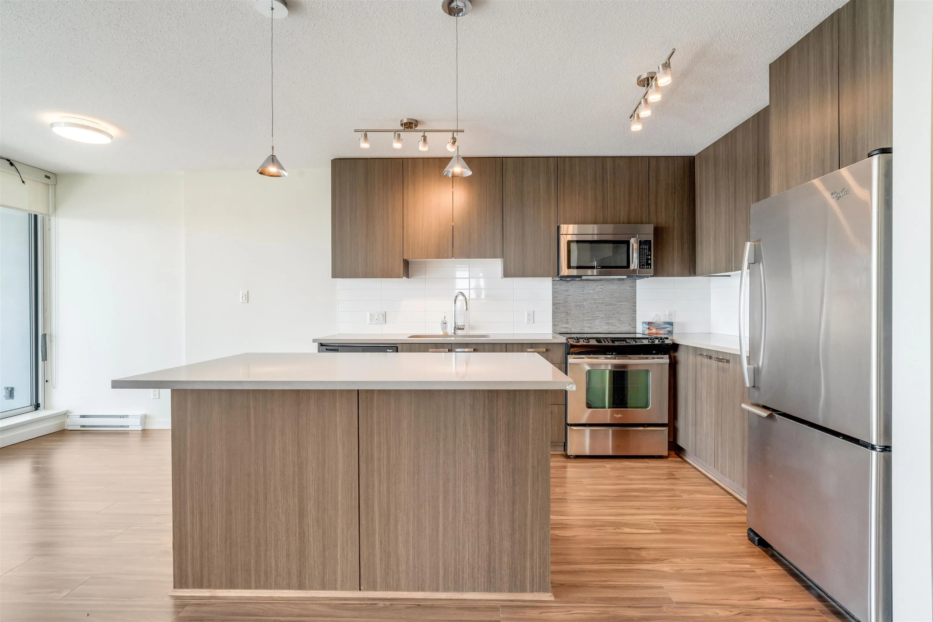 3707 13325 102a Avenue