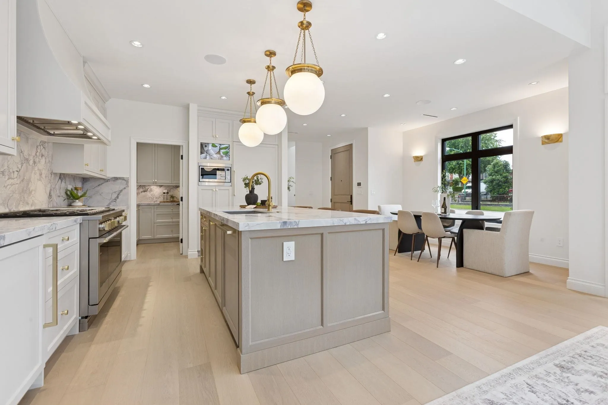 811 Madison Avenue
