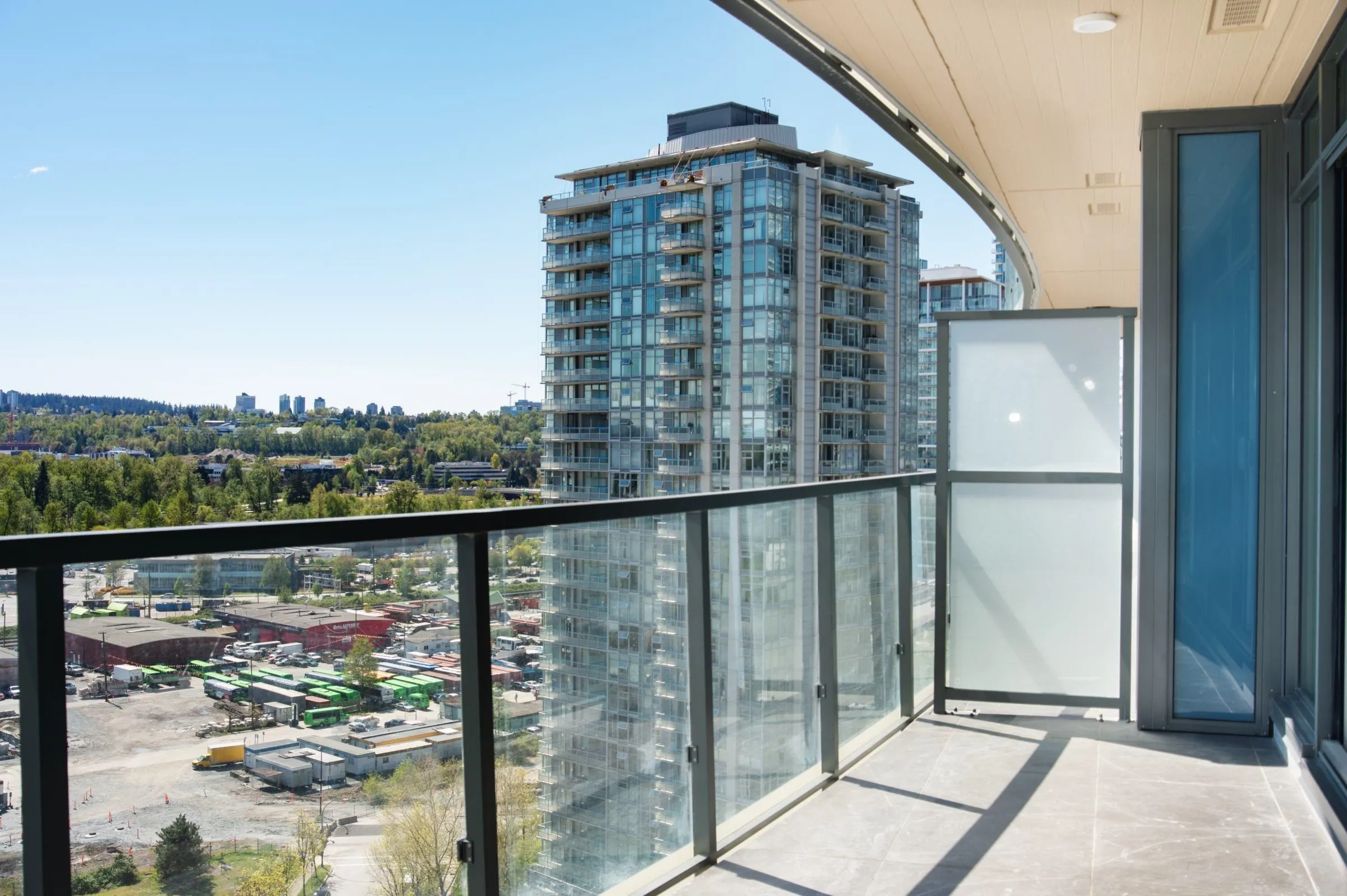 908 4880 Lougheed Highway