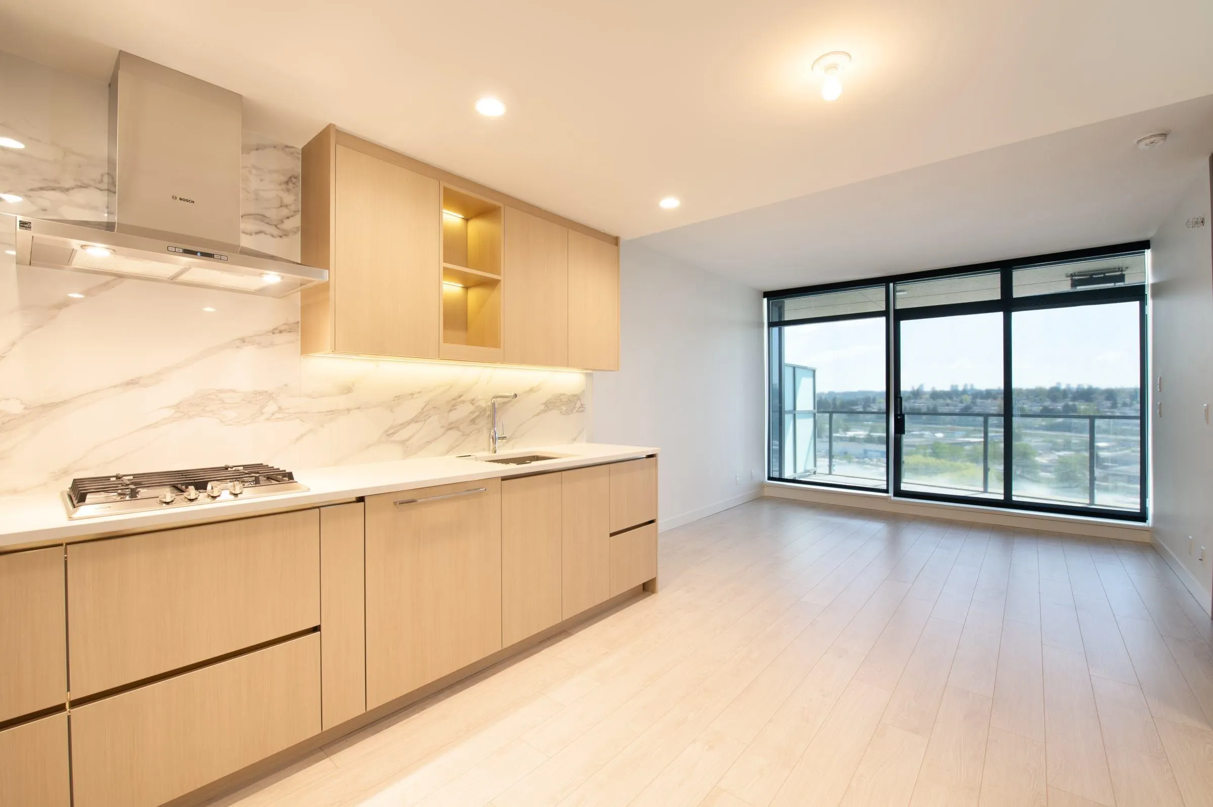 908 4880 Lougheed Highway