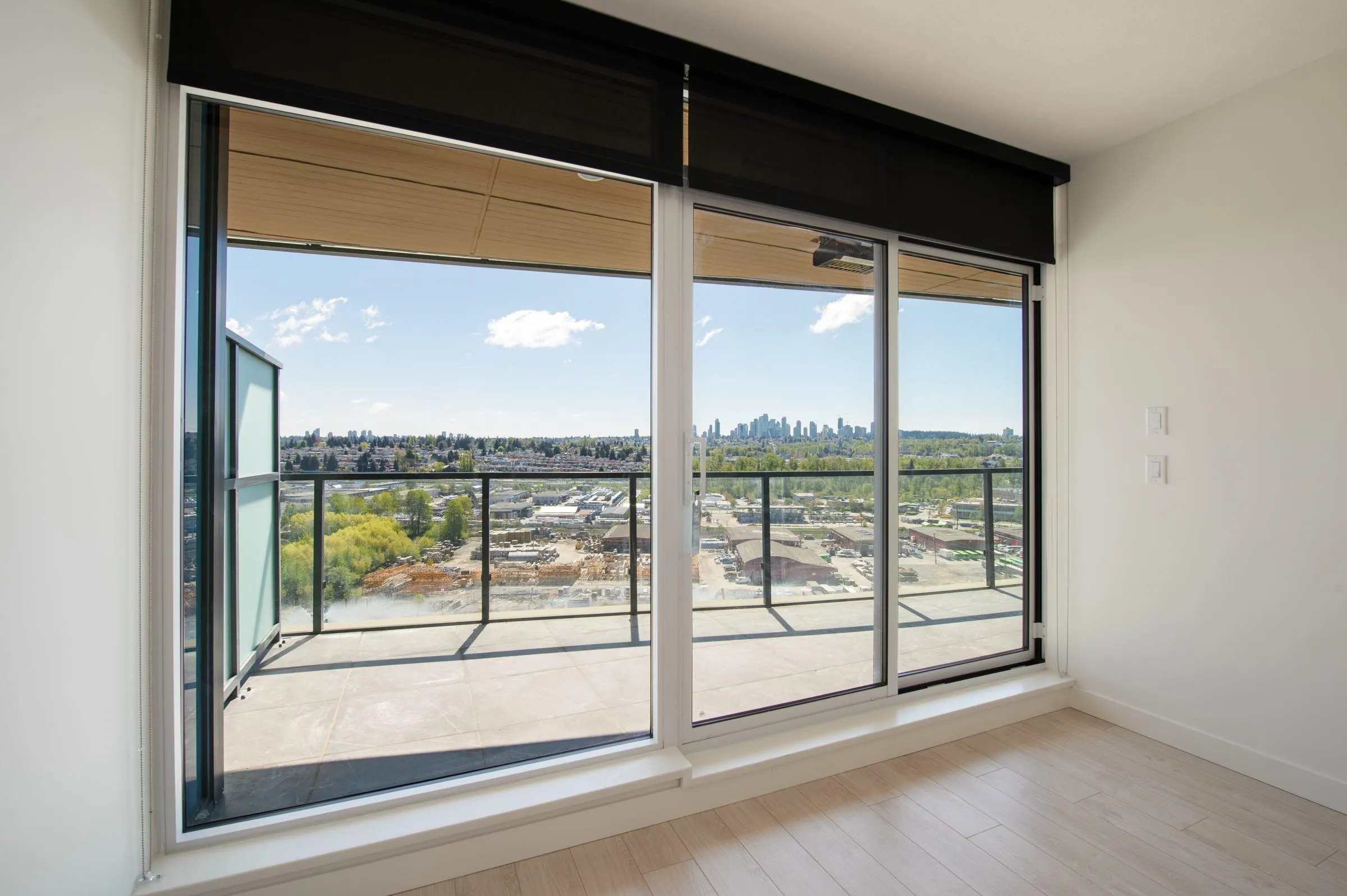 908 4880 Lougheed Highway