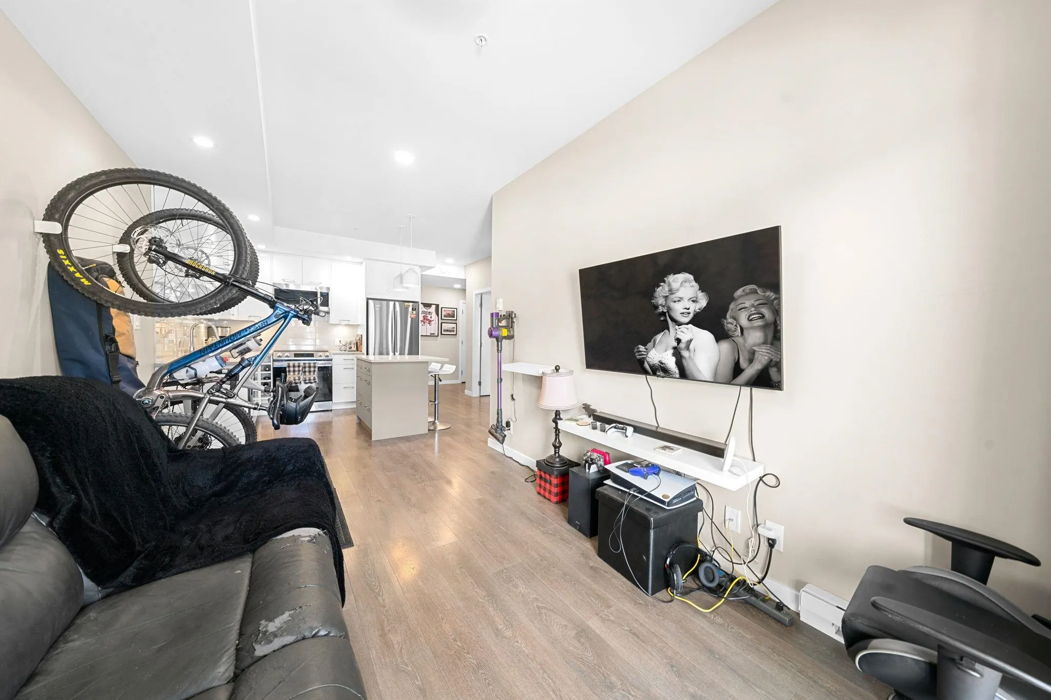 411 38033 Second Avenue