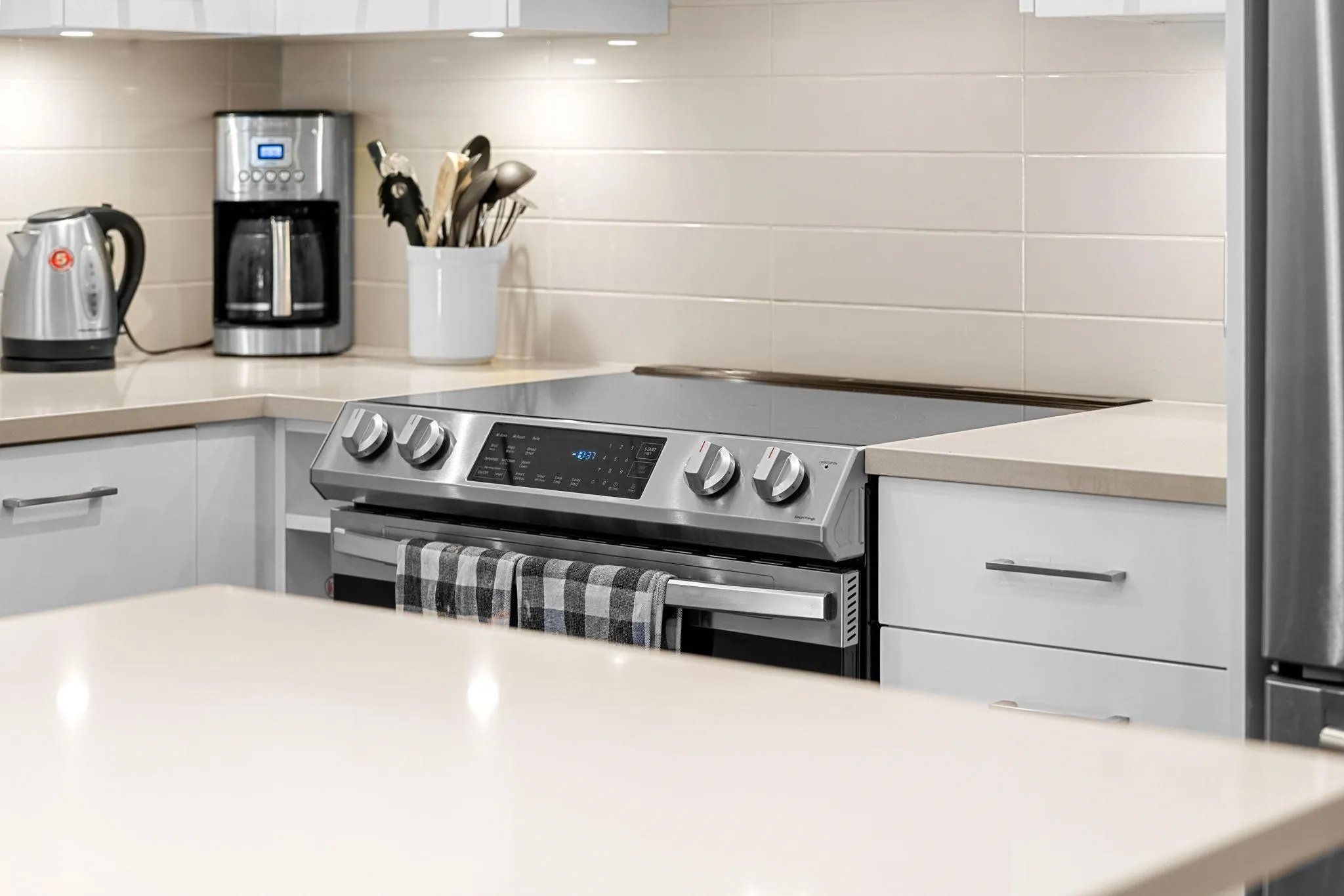 411 38033 Second Avenue