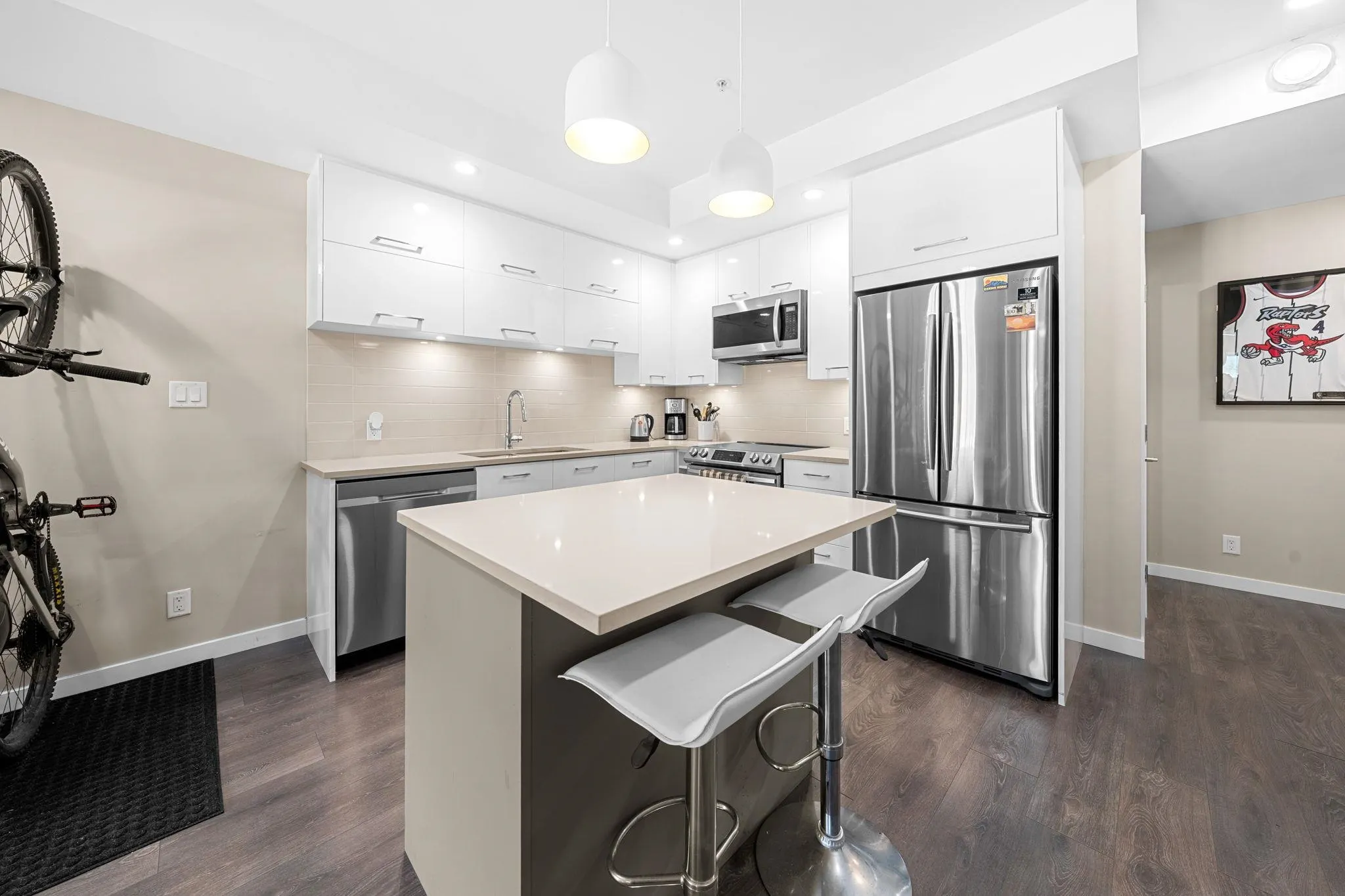 411 38033 Second Avenue