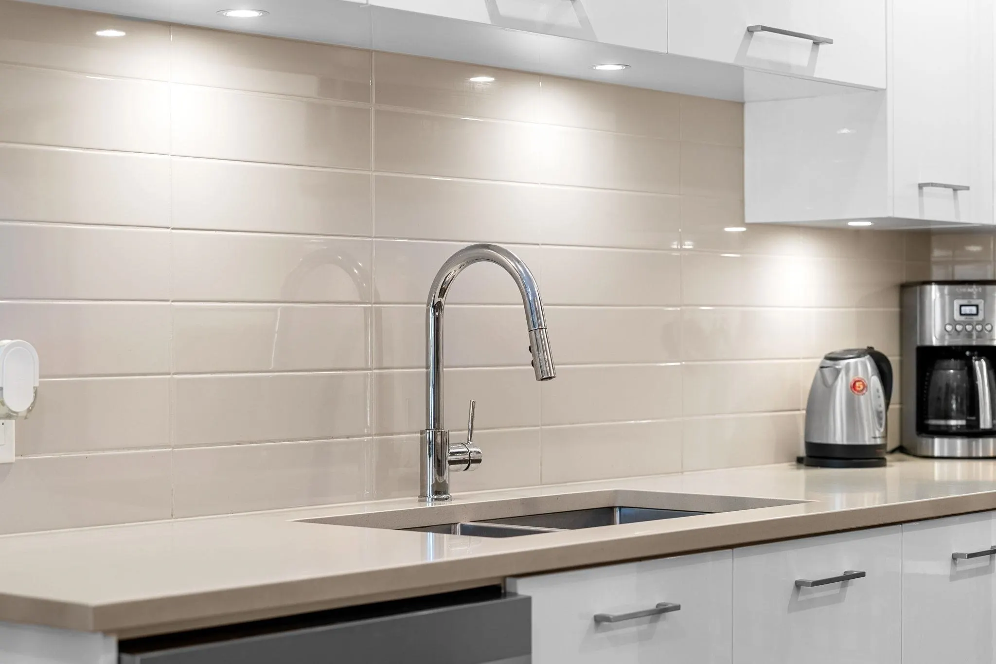 411 38033 Second Avenue